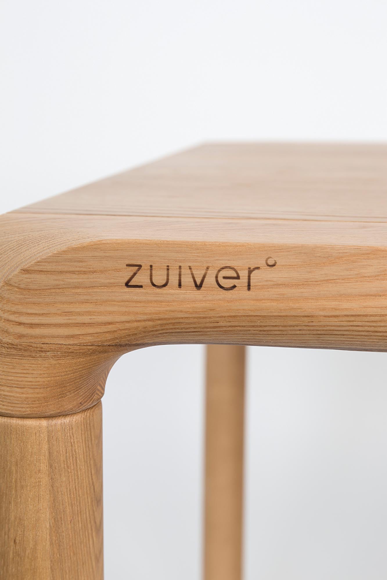 Tisch Storm von Zuiver: Modernes Design trifft auf robuste Qualität.