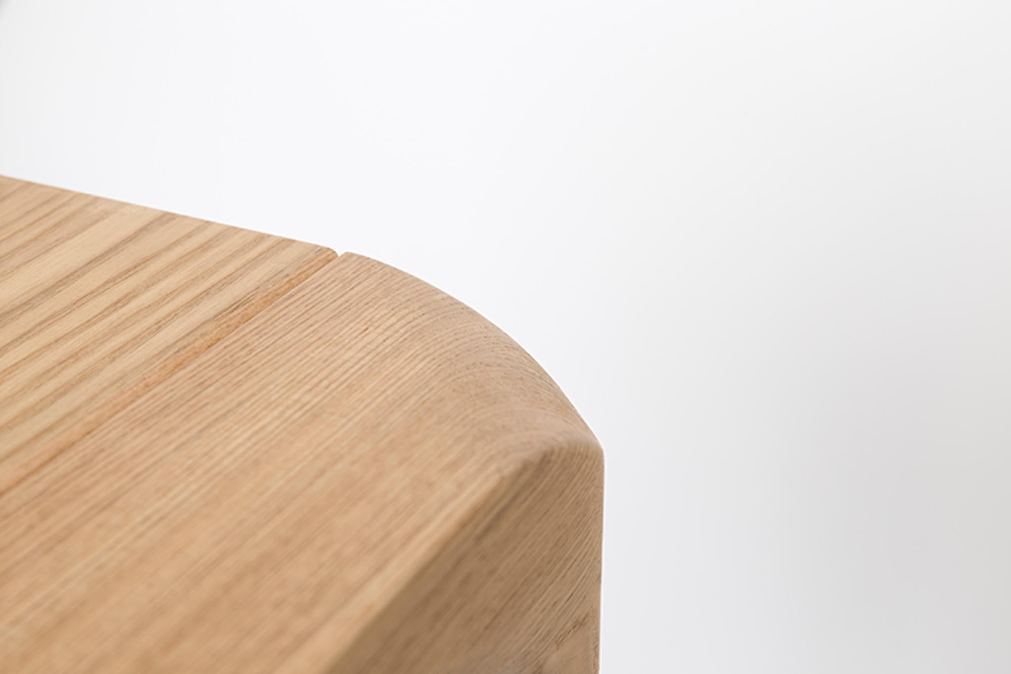 Der Tisch Storm von Zuiver besticht durch sein elegantes Design und vielseitige Einsatzmöglichkeiten – perfekt für jedes Zuhause.