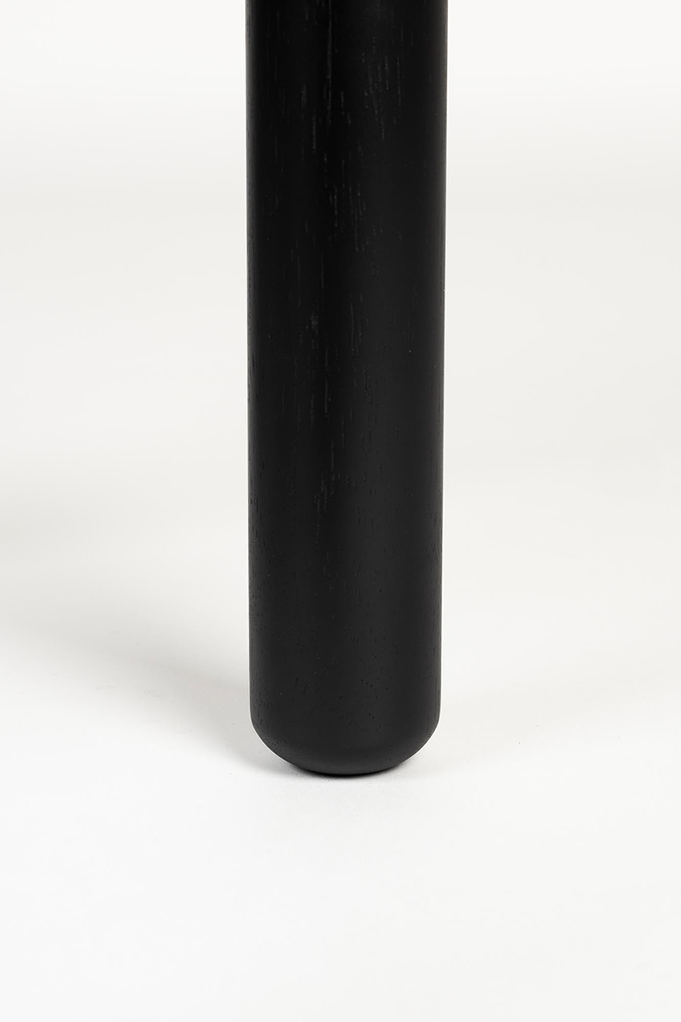 Eleganter Coffee Tisch Storm von Zuiver aus hochwertigem Eschenholz. Ideal als stilvolle Ablage in jedem Raum.