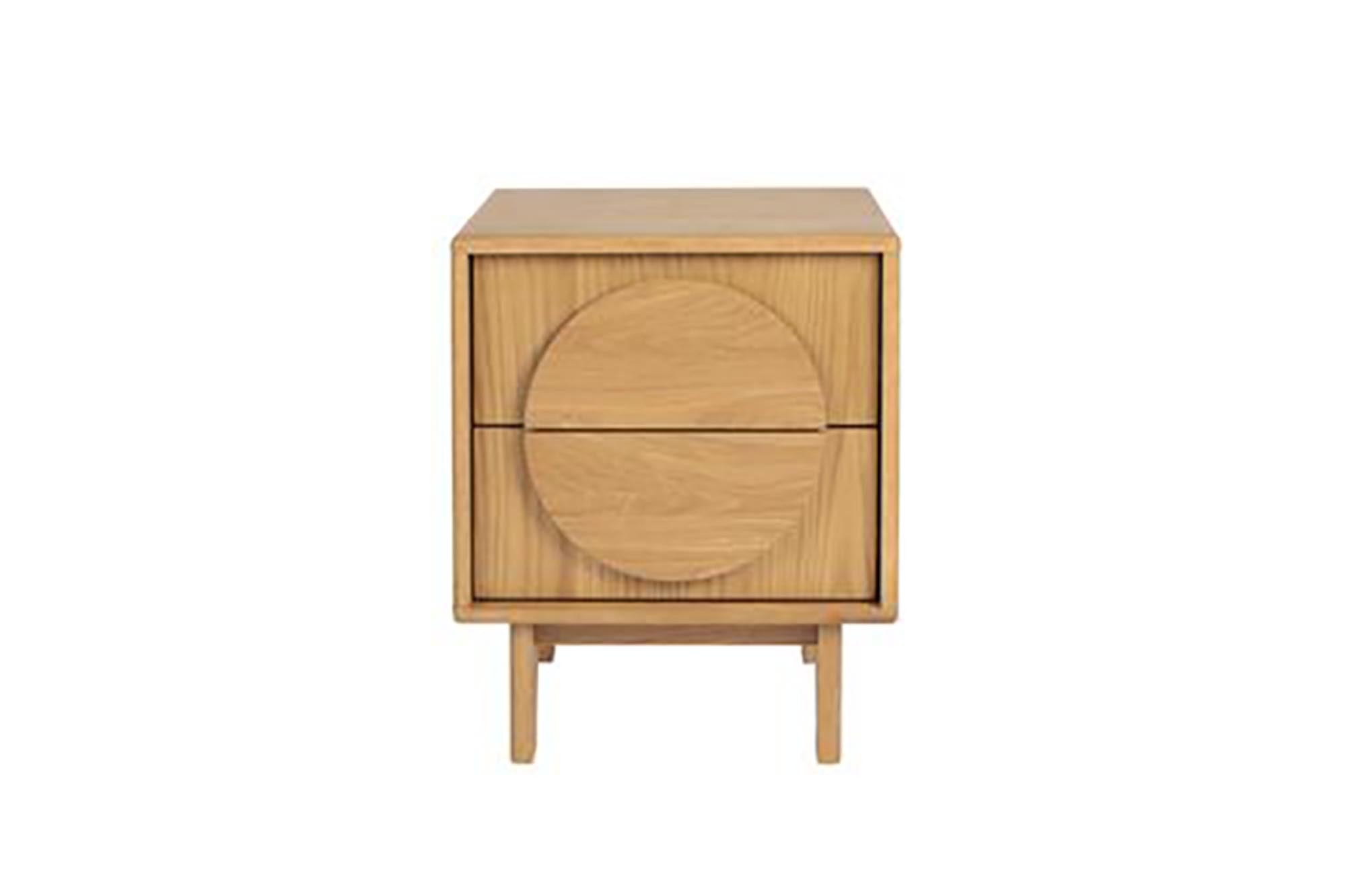 Zuiver Groove: Stilvoller Beistelltisch mit markanter Rillenoptik.