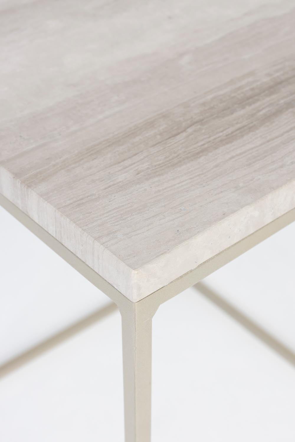 Moderner Zuiver Stray Tisch mit einzigartiger Marmor-Optik.