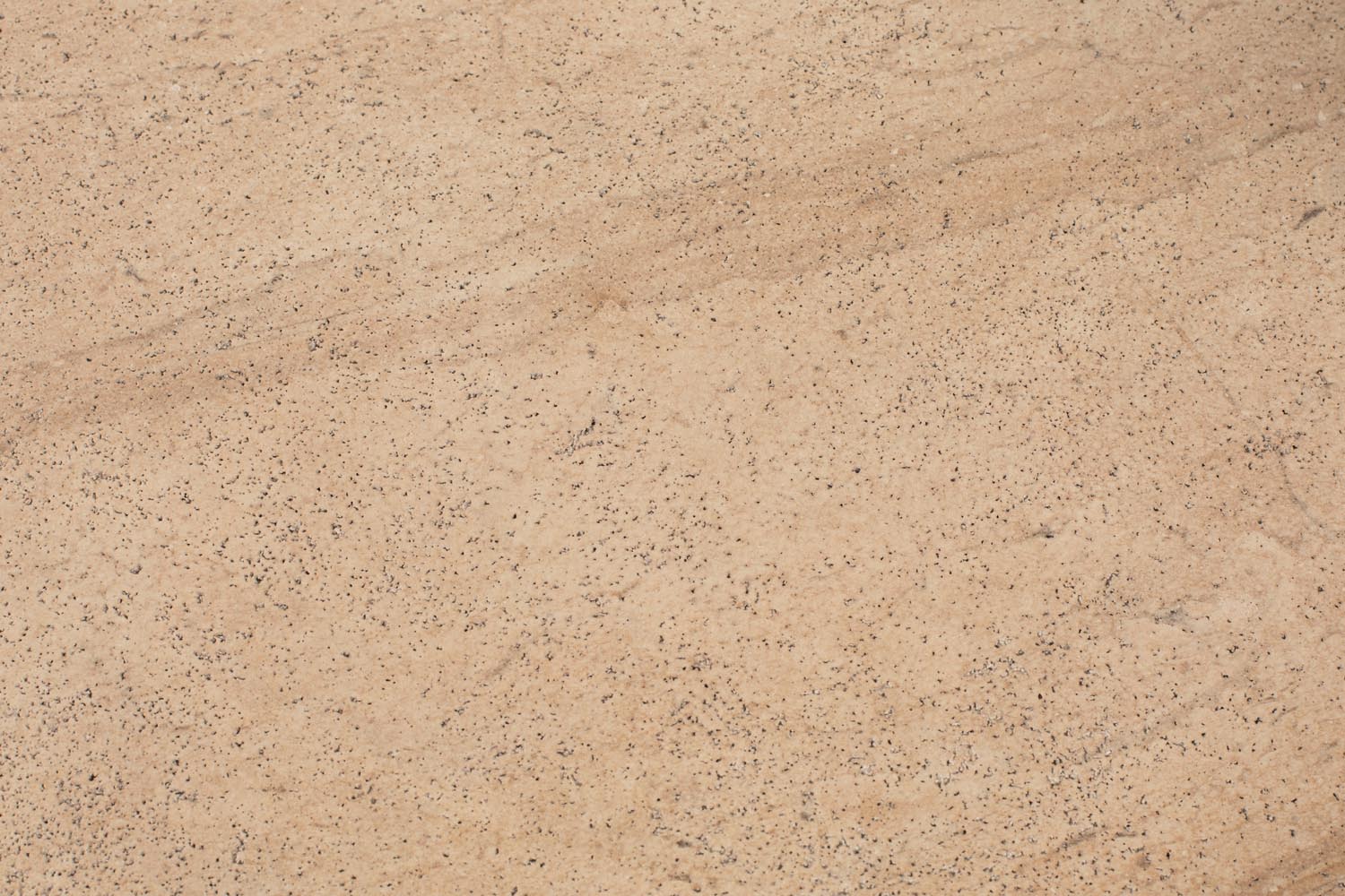 Eleganter Zuiver Couchtisch oval mit edler Travertinplatte.