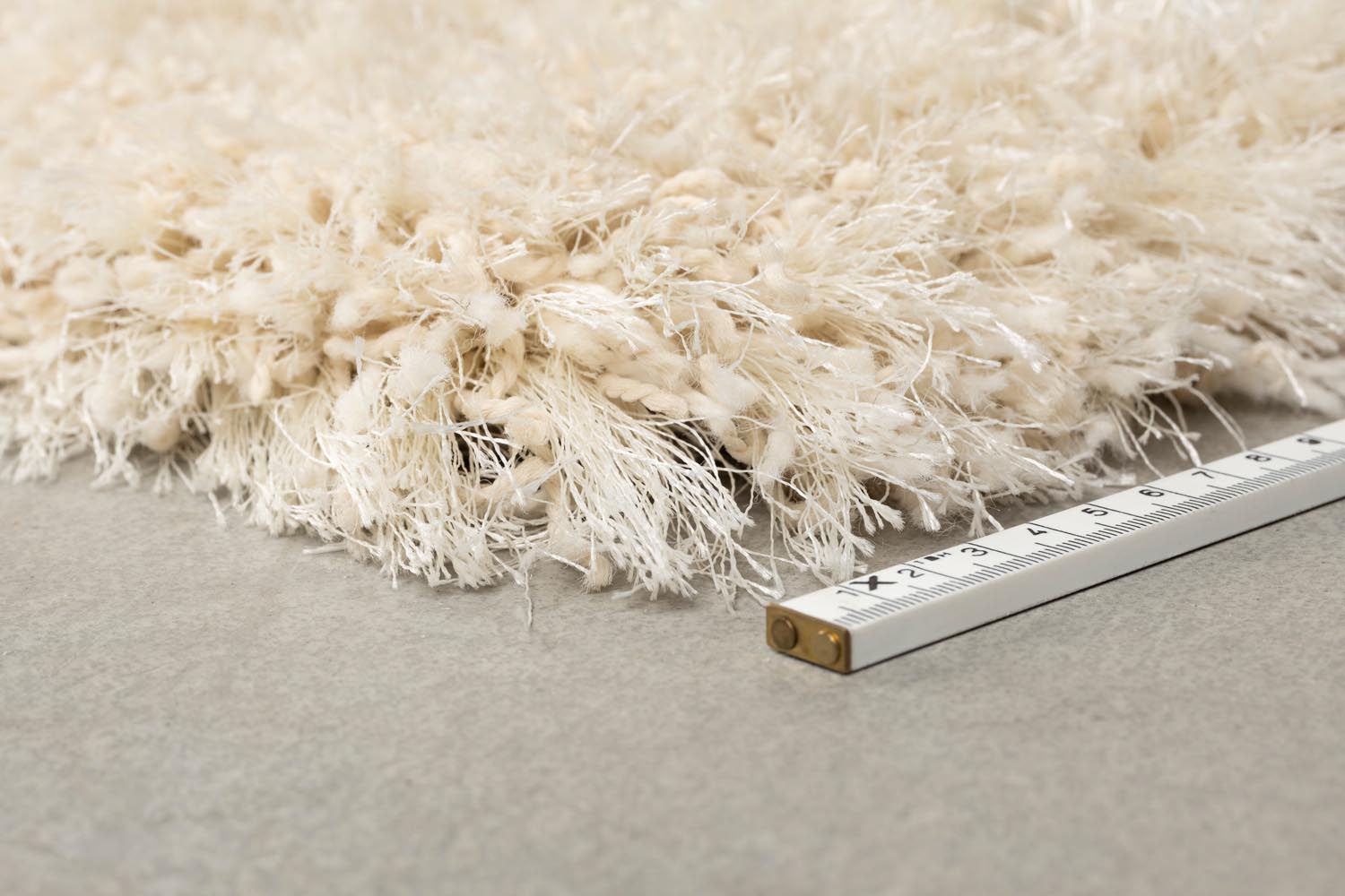 Zuiver Curly Teppich: Modernes Design für ein wohnliches Ambiente.