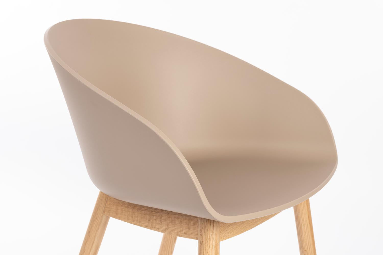 Zuiver Sessel Void: Eiche, skandinavische Eleganz für Ihr Zuhause.