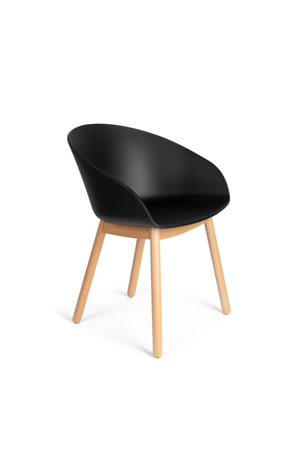 Sessel Void von Zuiver: Eiche trifft auf zeitlose Eleganz.