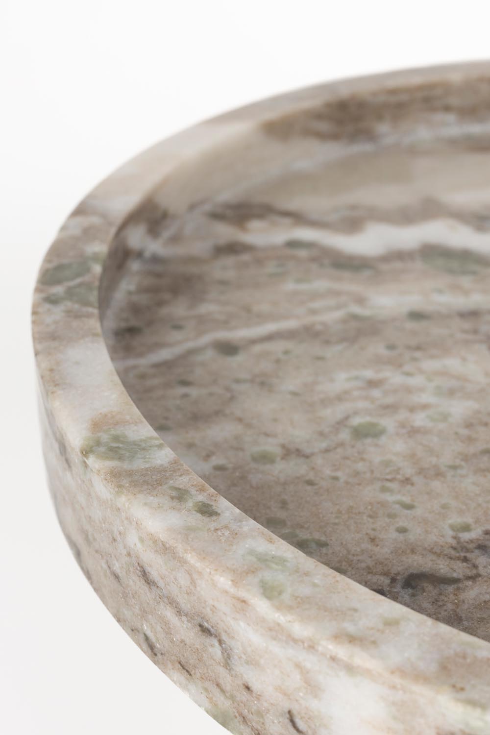 Zuiver Cosmopolitan: Luxuriöser Beistelltisch mit Marmorplatte.