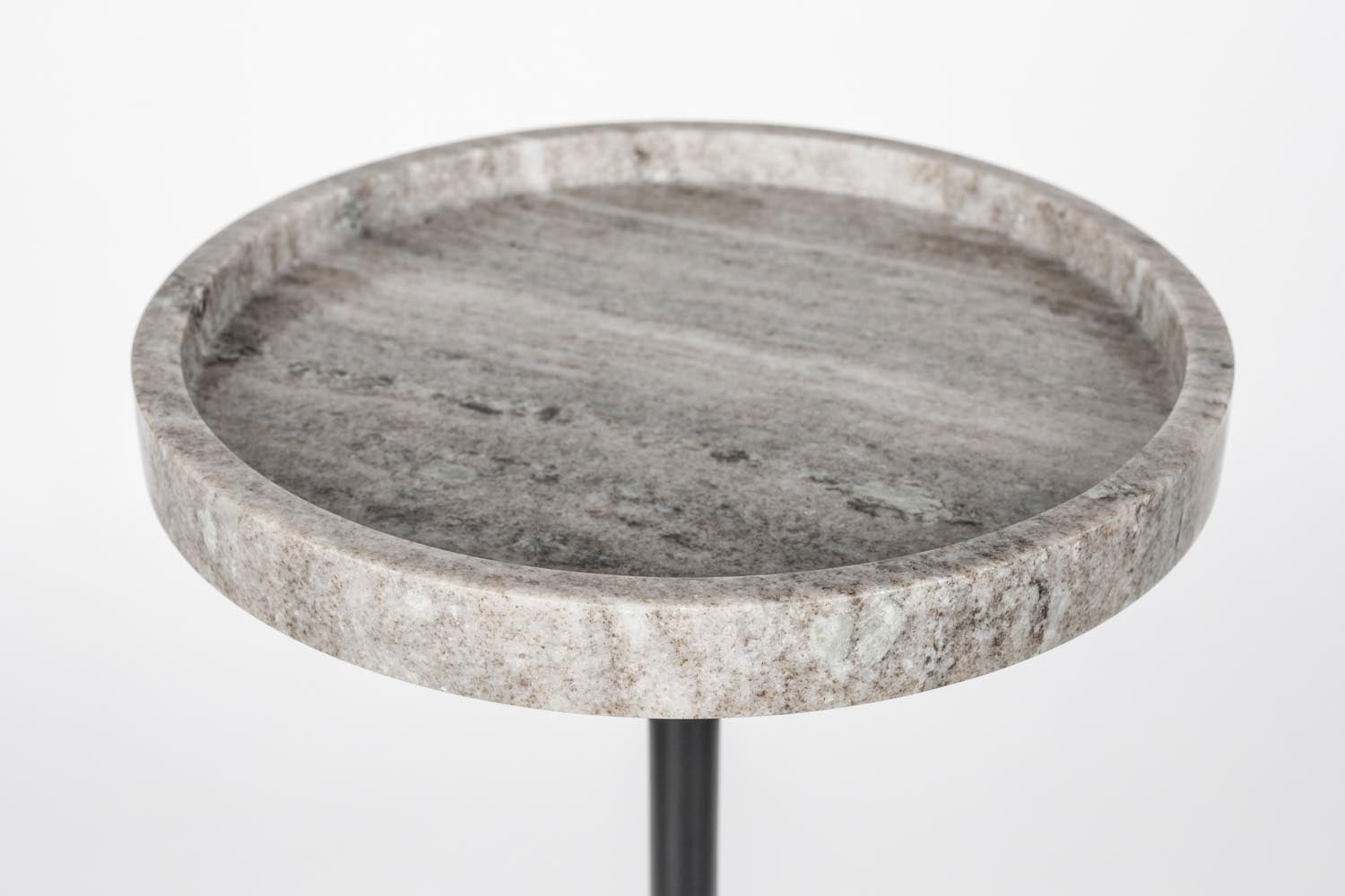 Zuiver Cocktail-Tisch: Edles Design mit einzigartiger Marmorstruktur.