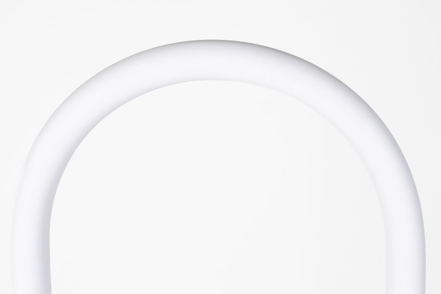 Zuiver Arch Stehlampe: Modernes Design trifft auf funktionale Eleganz.