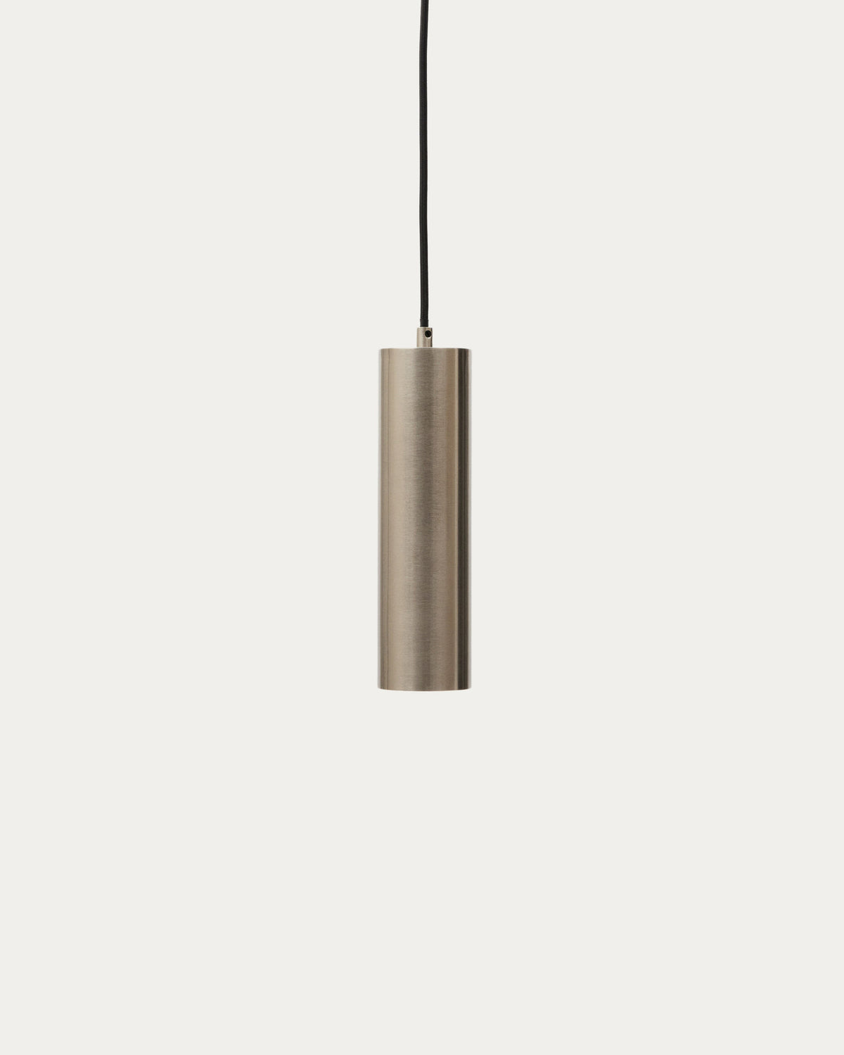 Deckenleuchte Andia aus Aluminium mit gebürstetem, silberfarbene Finish in Silber präsentiert im Onlineshop von KAQTU Design AG. Pendelleuchte ist von Kave Home