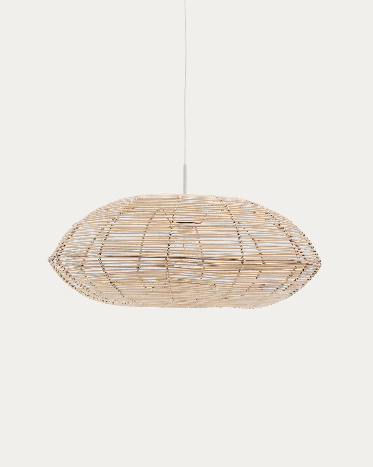 Lampenschirm für Deckenleuchte Flaro aus Rattan mit aufgehelltem Finish Ø 70 cm in Natur präsentiert im Onlineshop von KAQTU Design AG. Lampenschirm ist von Kave Home
