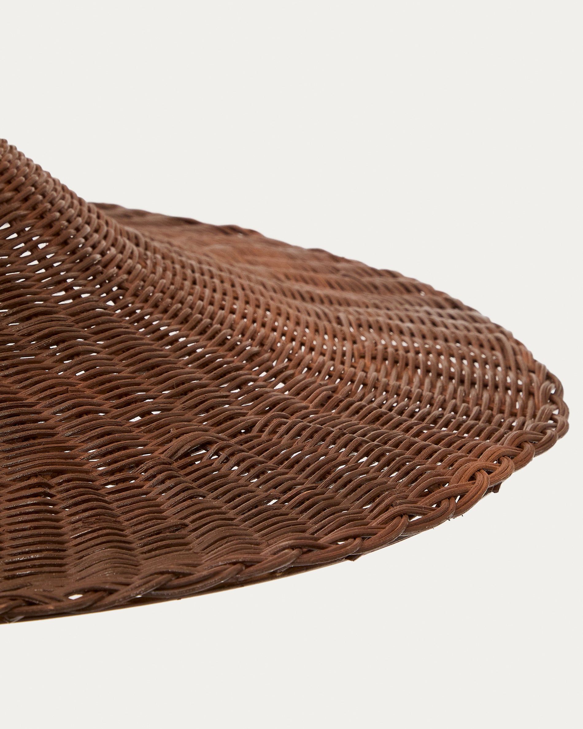 Lampenschirm für Deckenleuchte Bladia aus Rattan mit Finish in Braun Ø 70 cm in Braun präsentiert im Onlineshop von KAQTU Design AG. Lampenschirm ist von Kave Home