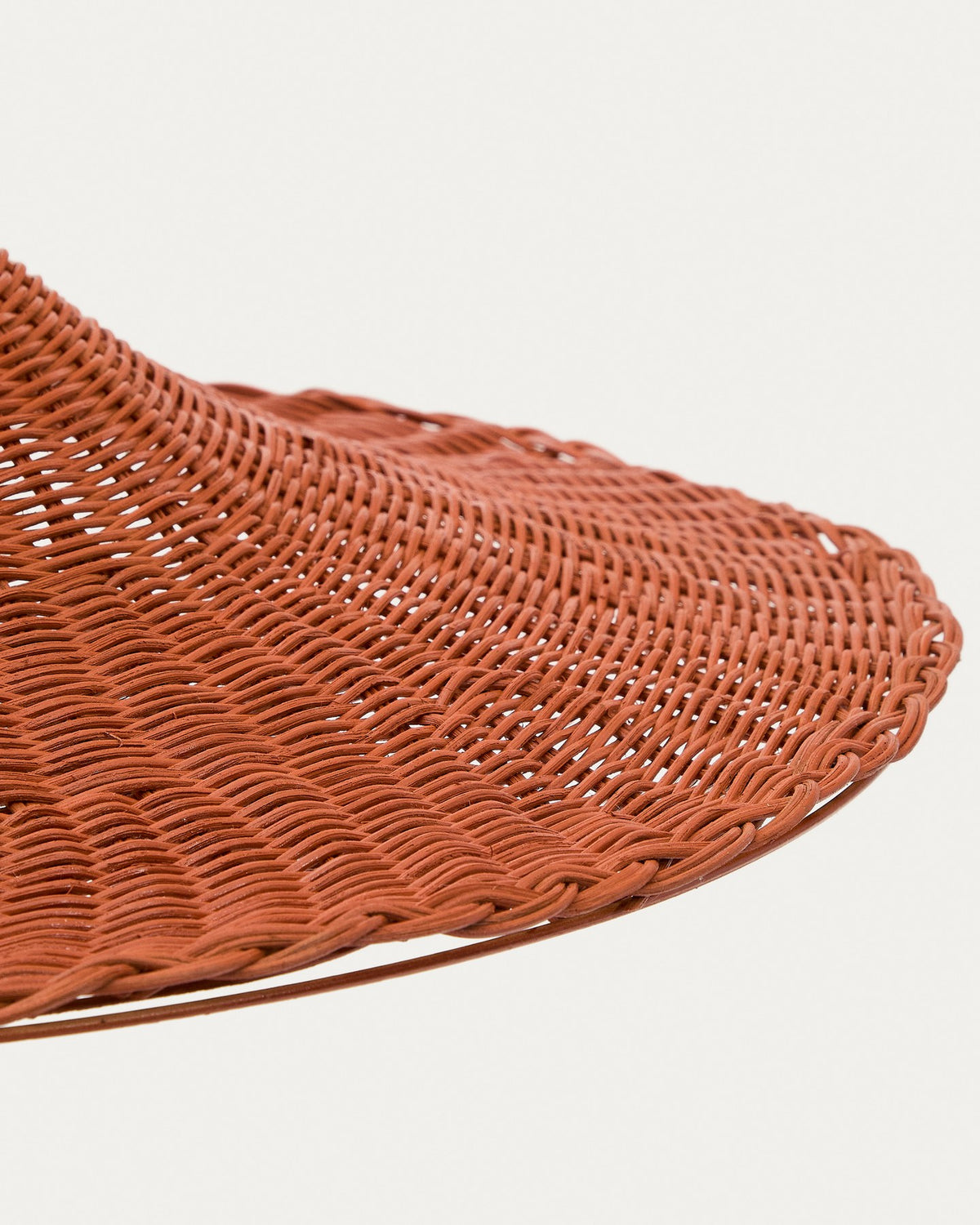Runder Lampenschirm aus handgeflochtenem Rattan mit Eisenrahmen in Terrakotta, Durchmesser 70 cm, für Deckenleuchten.