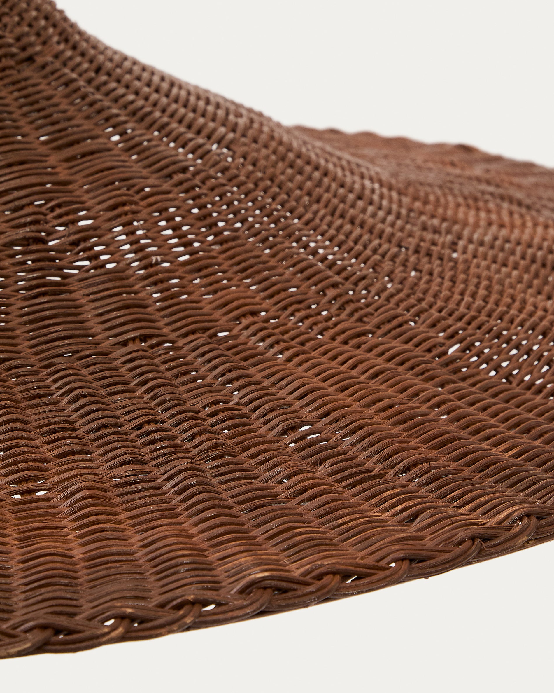 Lampenschirm für Deckenleuchte Bladia aus Rattan mit Finish in Braun Ø 90 cm in Braun präsentiert im Onlineshop von KAQTU Design AG. Lampenschirm ist von Kave Home