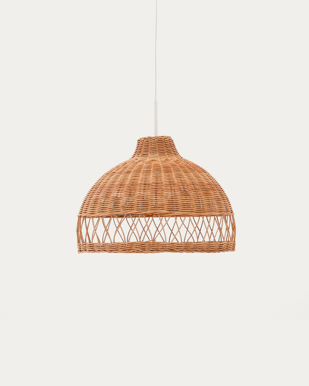 Lampenschirm für Deckenleuchte Loura aus Rattan mit Finish in natürlichem Farbton Ø 40 cm in Natur präsentiert im Onlineshop von KAQTU Design AG. Lampenschirm ist von Kave Home