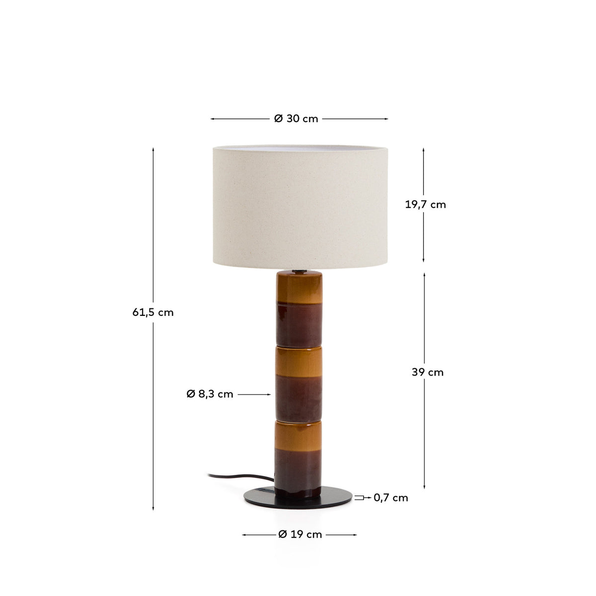 Tischlampe Mavran mit Baumwollschirm und Keramiksockel in Braun und Senfgelb in Mehrfarbig präsentiert im Onlineshop von KAQTU Design AG. Tischleuchte ist von Kave Home
