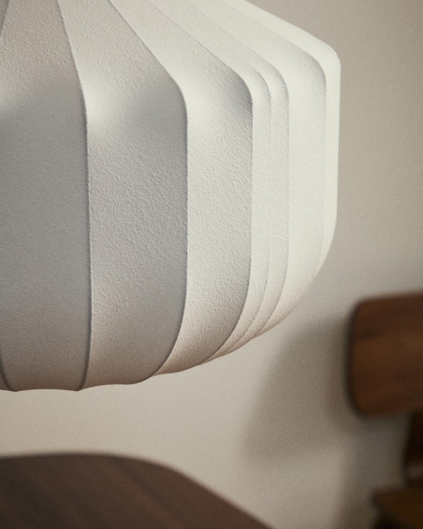 Deckenleuchte Somar aus Synthetikfasern und Stahlstäben, Ø 30 cm in Weiß präsentiert im Onlineshop von KAQTU Design AG. Lampenschirm ist von Kave Home