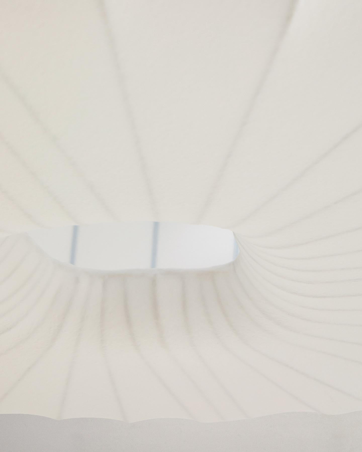 Deckenleuchte Somar aus Synthetikfasern und Stahlstäben, Ø 76 cm in Weiß präsentiert im Onlineshop von KAQTU Design AG. Lampenschirm ist von Kave Home