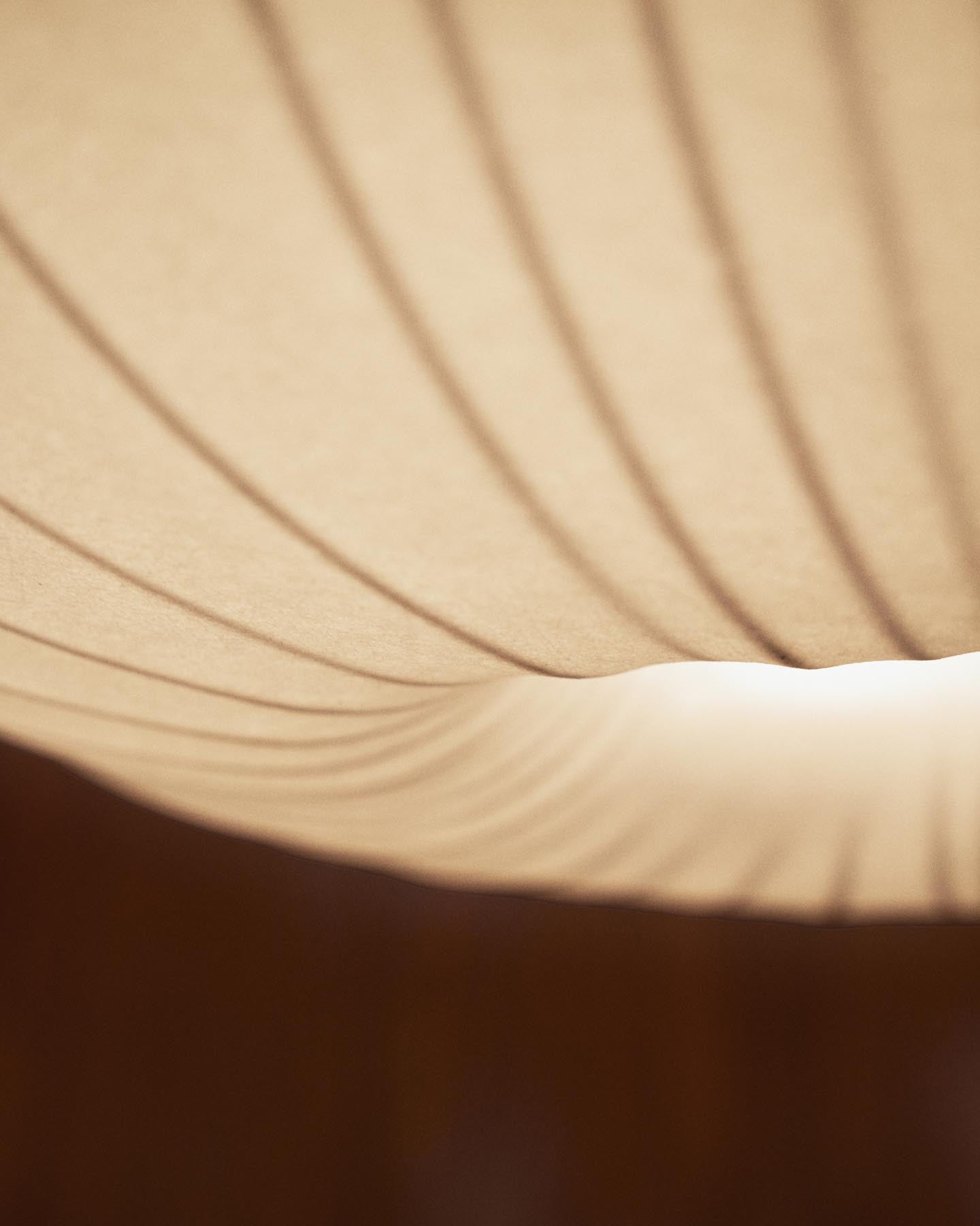 Deckenleuchte Somar aus Synthetikfasern und Stahlstäben, Ø 76 cm in Weiß präsentiert im Onlineshop von KAQTU Design AG. Lampenschirm ist von Kave Home