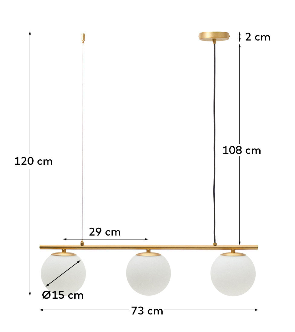 Deckenleuchte Brisia aus Metall mit gebürstetem Messing-Finish und drei mattierten Glaskugeln Ø 15 cm in Gold, Weiss präsentiert im Onlineshop von KAQTU Design AG. Lampenschirm ist von Kave Home