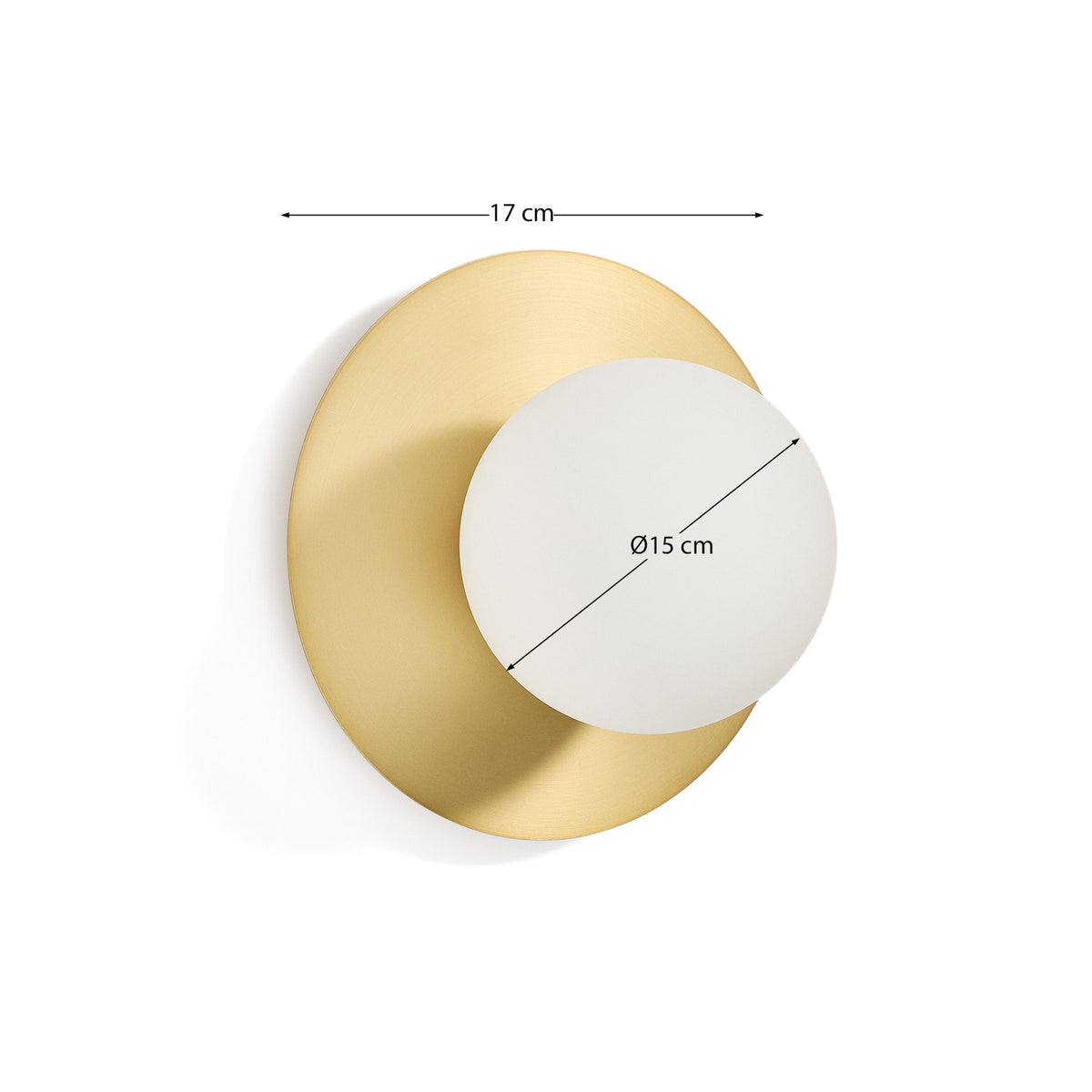 Wandleuchte Brisia aus Metall mit gebürstetem Messing-Finish und einer mattierten Glaskugel Ø 20 cm in Gold, Weiss präsentiert im Onlineshop von KAQTU Design AG. Wandleuchte ist von Kave Home