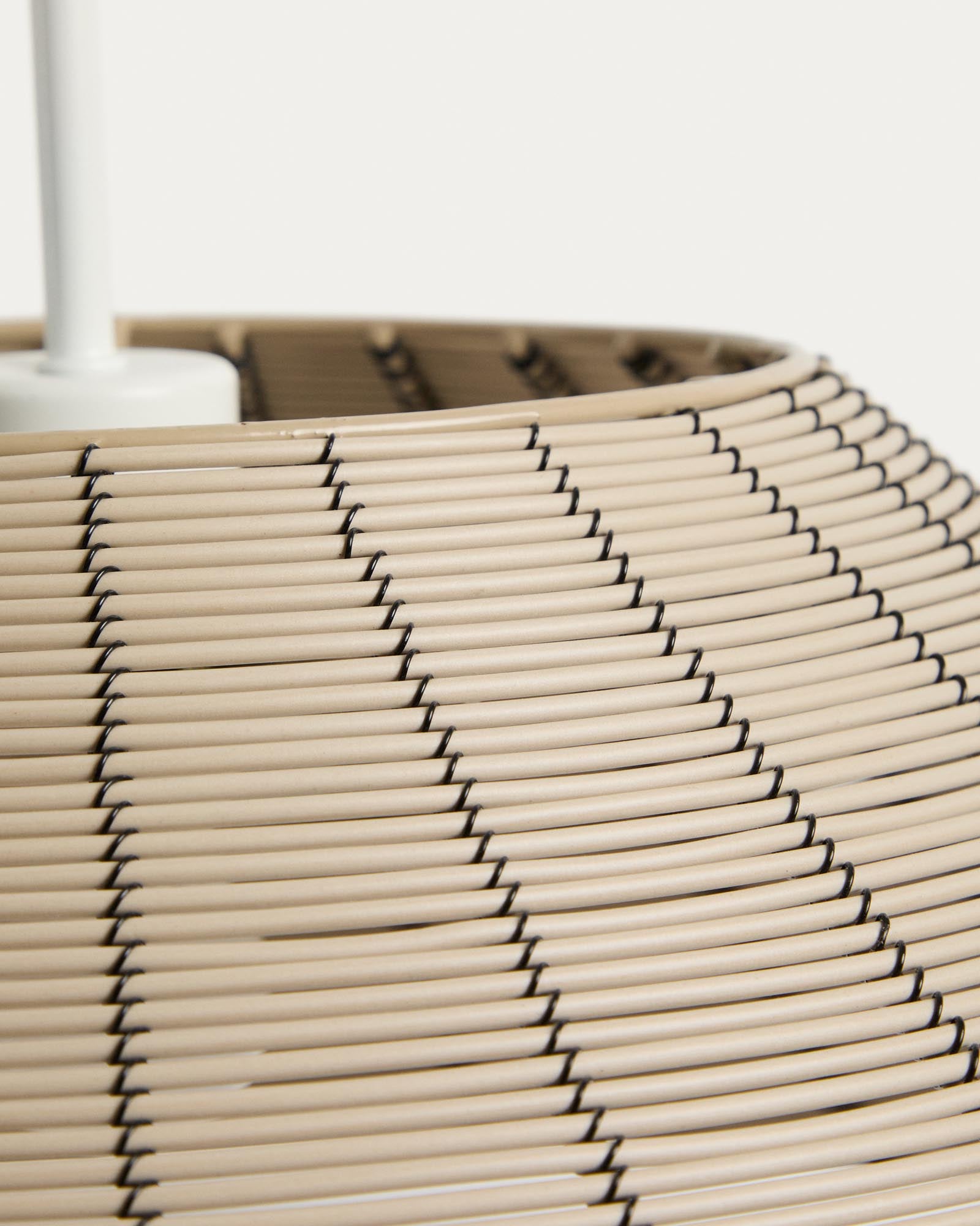 Stilvoller Lampenschirm aus hellgrauem Rattan für die Saranella Outdoor-Deckenleuchte, Ø 70 cm, perfekt für gemütliche Abende im Freien.