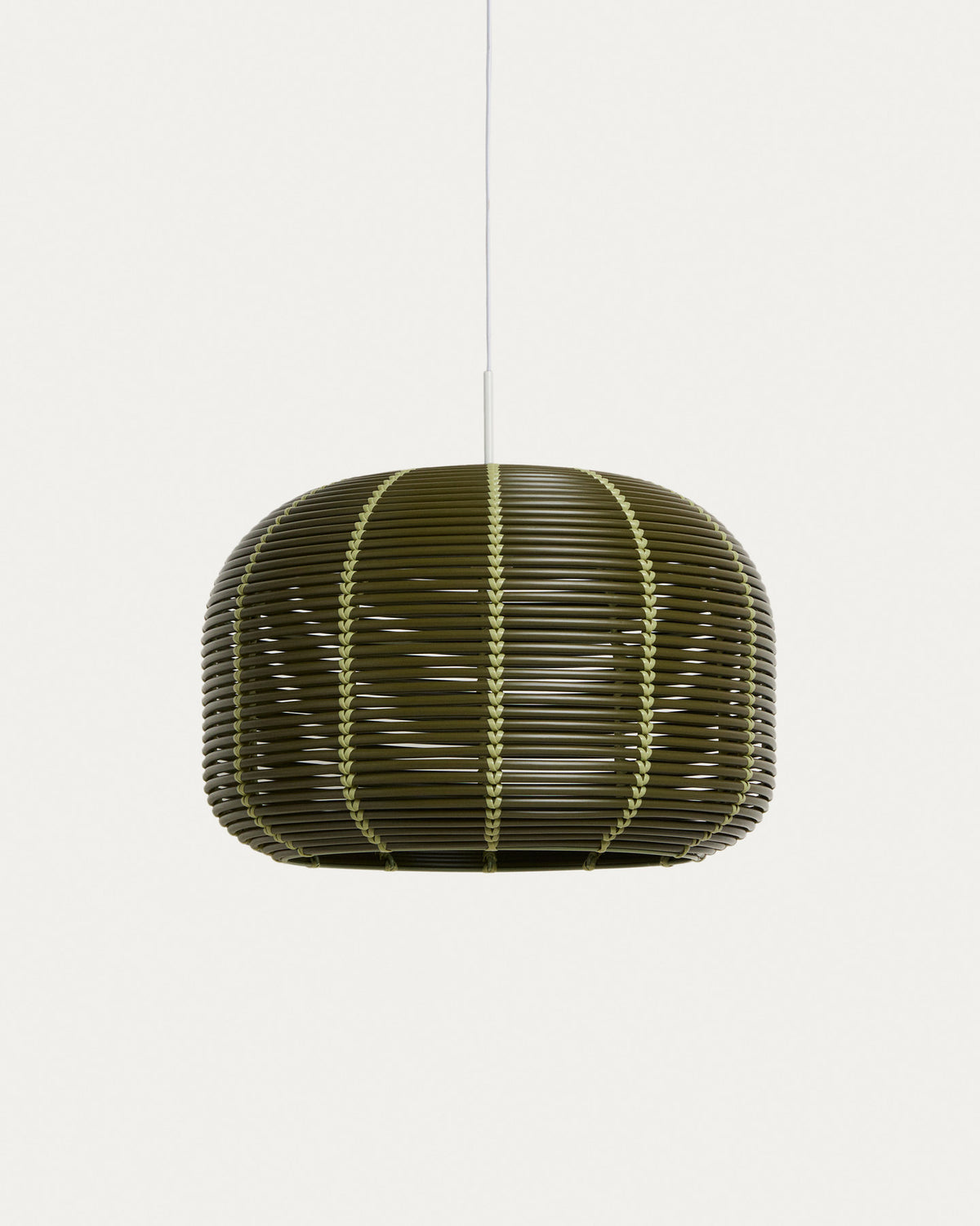 Lampenschirm für die Outdoor-Deckenleuchte Garoina aus synthetischem Rattan in Grün, Ø 50 cm in Grün präsentiert im Onlineshop von KAQTU Design AG. Outdoor Tischleuchte ist von Kave Home