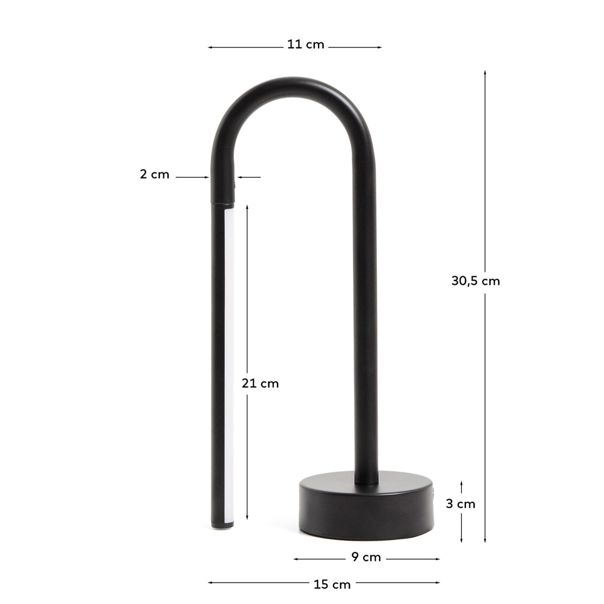 Tragbare Tischlampe Bow aus schwarzem Aluminium in Schwarz präsentiert im Onlineshop von KAQTU Design AG. Tischleuchte ist von Kave Home