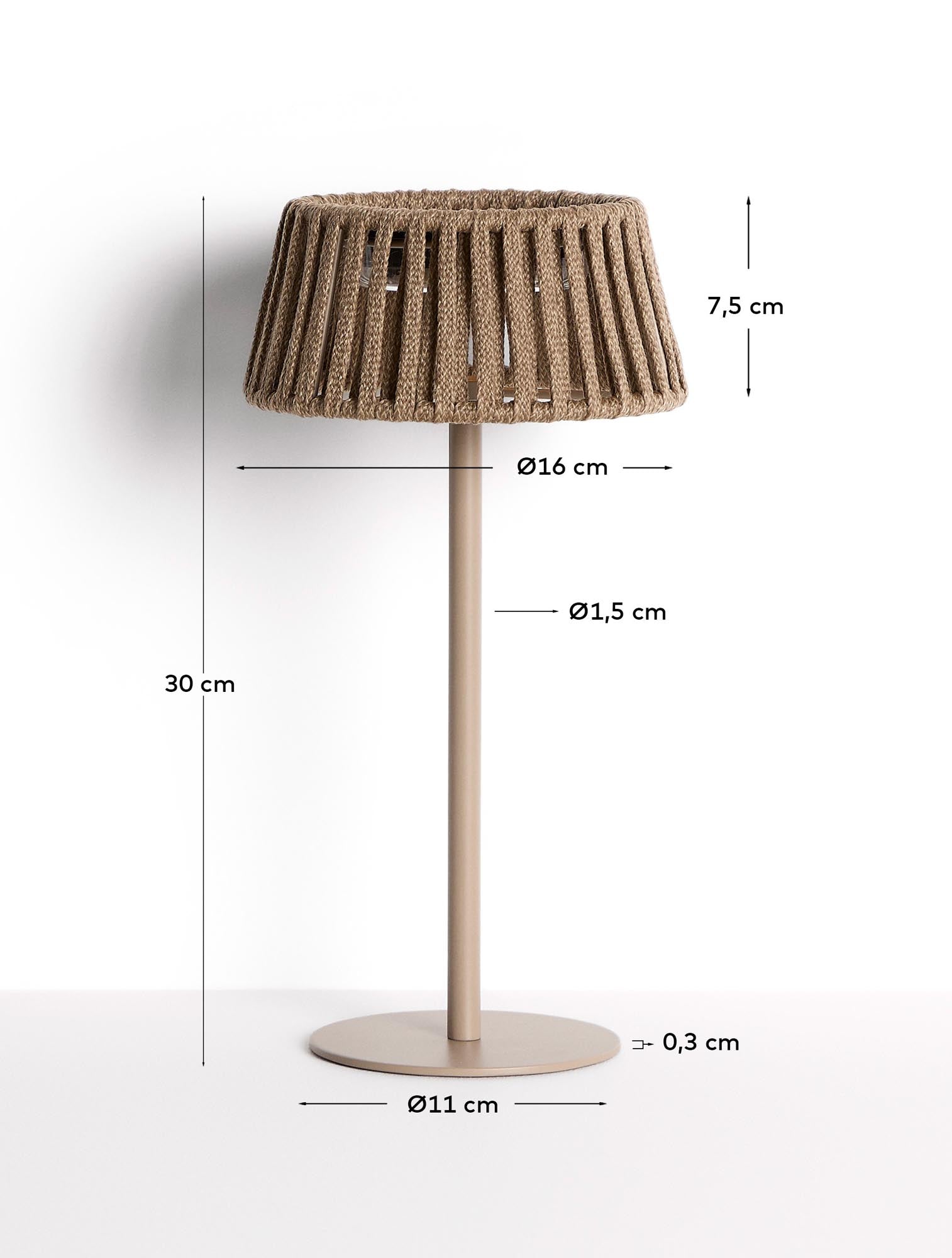 Stilvolle Outdoor-Solar-Tischlampe Aldet aus flachem Seil und beigem Metallfuß, ideal für gemütliche Abende im Freien.