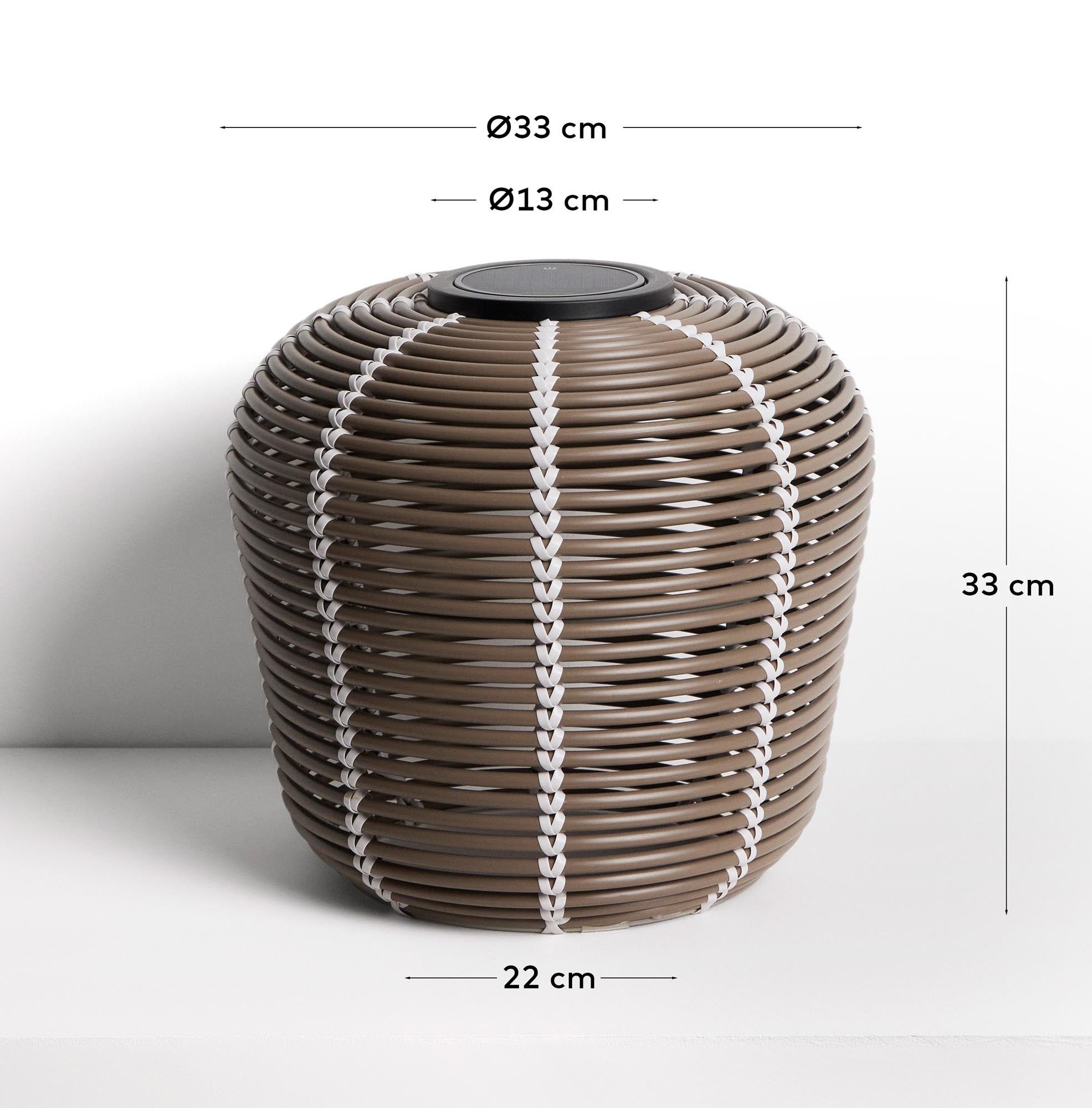 Elegante Solar-Tischlampe Garoina aus synthetischem Rattan in Taupe, Ø 35 cm, perfekt für stimmungsvolle Beleuchtung im Außenbereich.