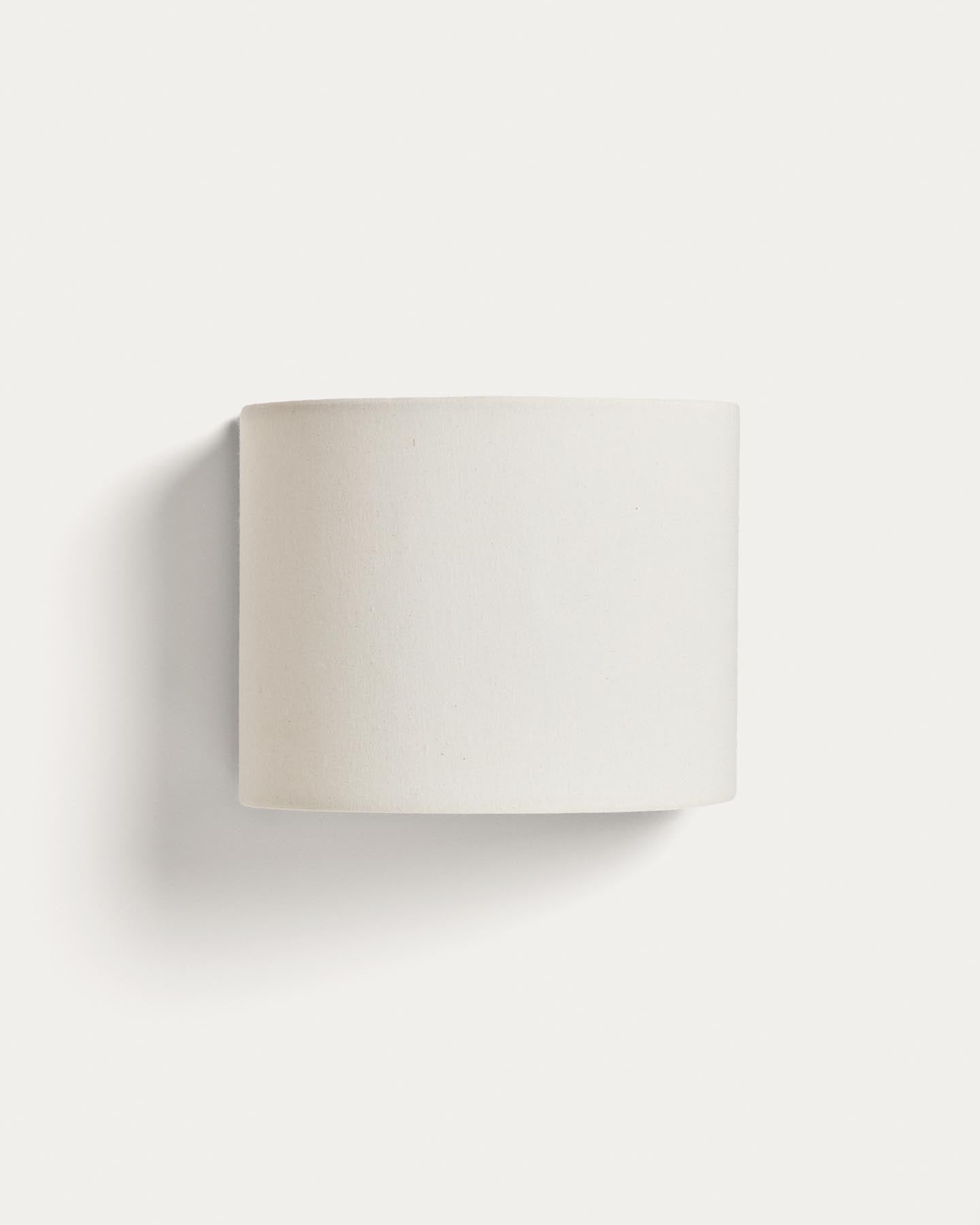 Wandleuchte Umbran aus dunkelbraunem Kautschukholz und Leinen in Beige in Beige präsentiert im Onlineshop von KAQTU Design AG. Wandleuchte ist von Kave Home