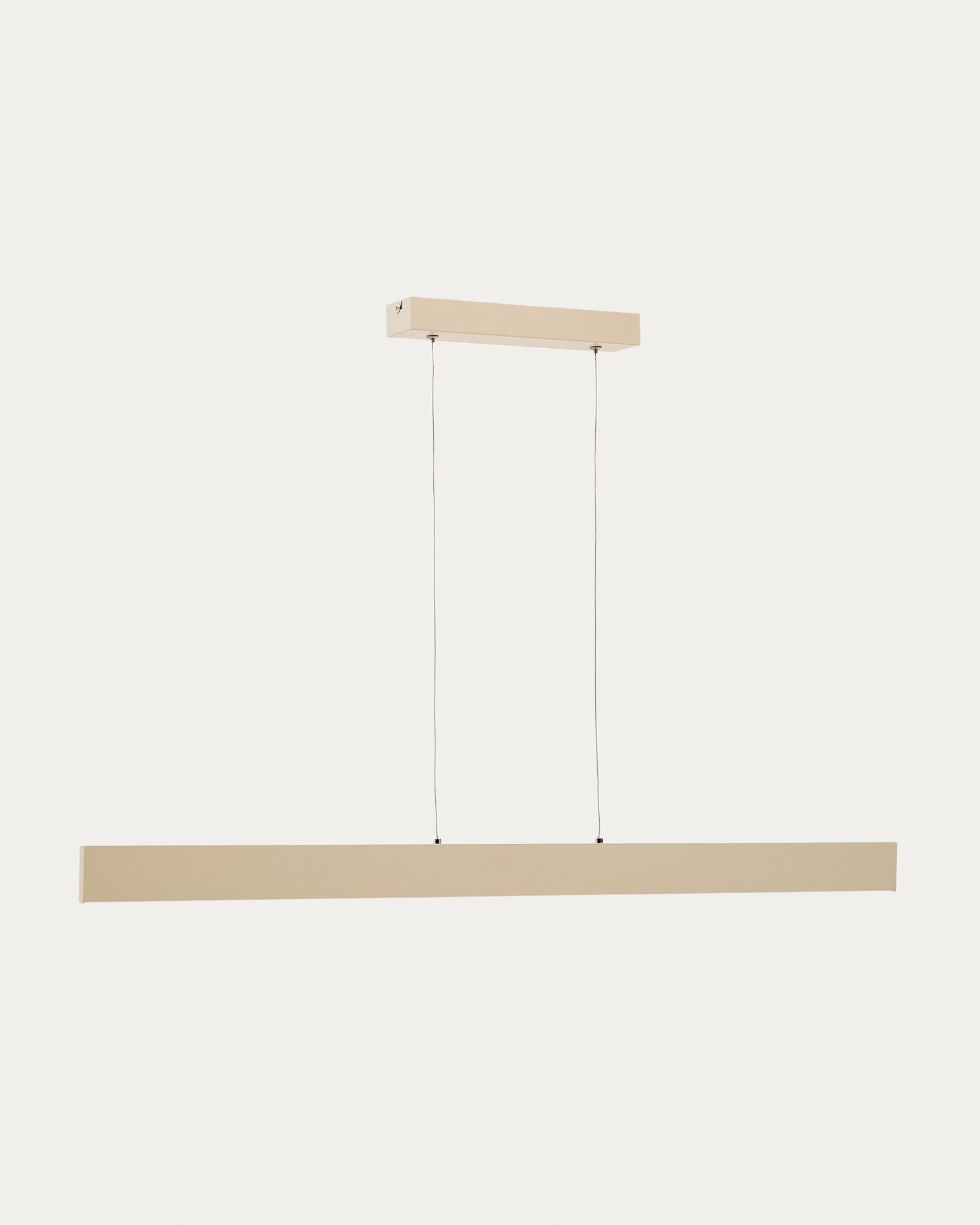 Deckenleuchte Boadella aus Aluminium mit beigem Finish in Beige präsentiert im Onlineshop von KAQTU Design AG. Pendelleuchte ist von Kave Home