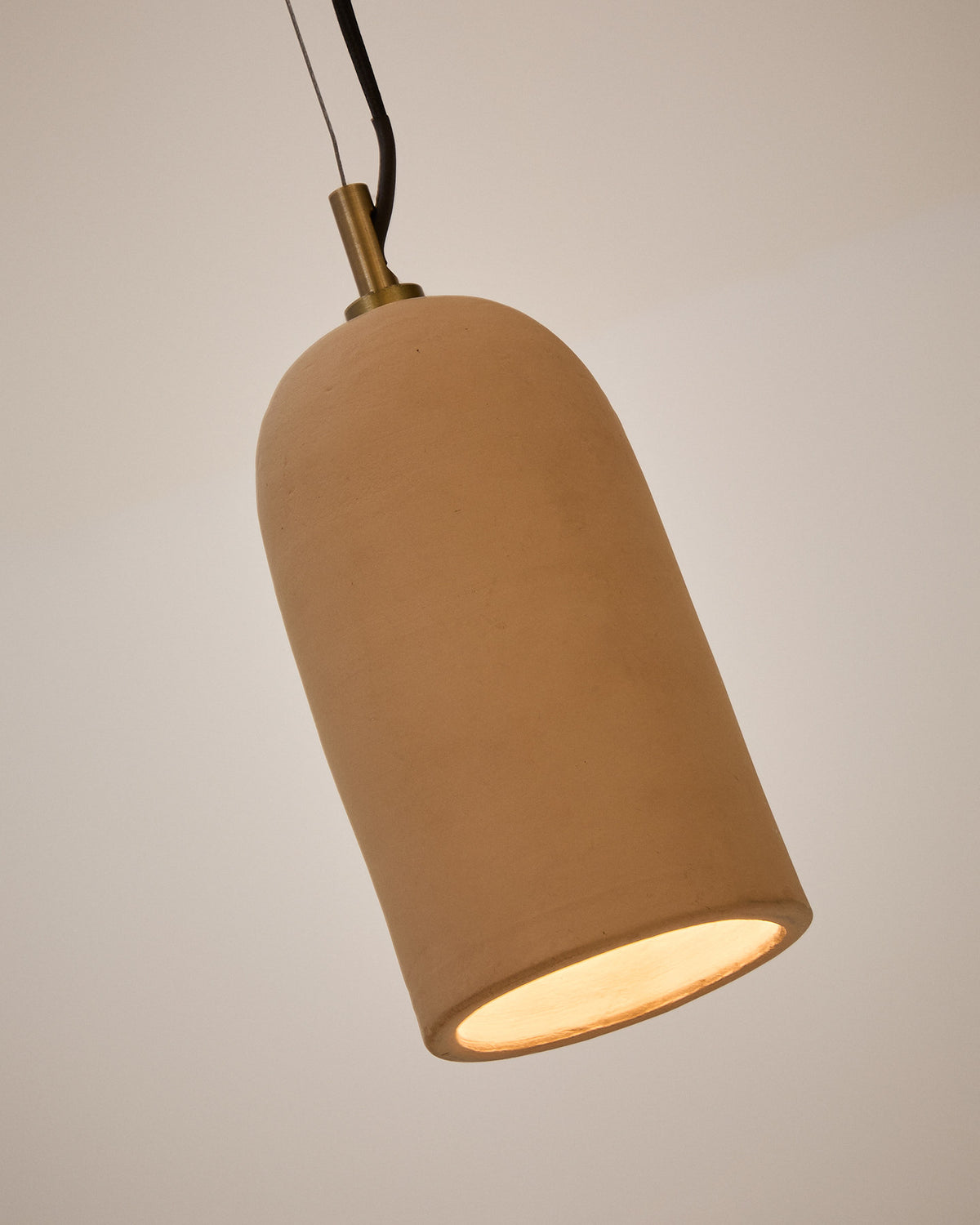 Madsen Deckenleuchte aus Terrakotta Ø 13 cm in Terrakotta präsentiert im Onlineshop von KAQTU Design AG. Pendelleuchte ist von Kave Home