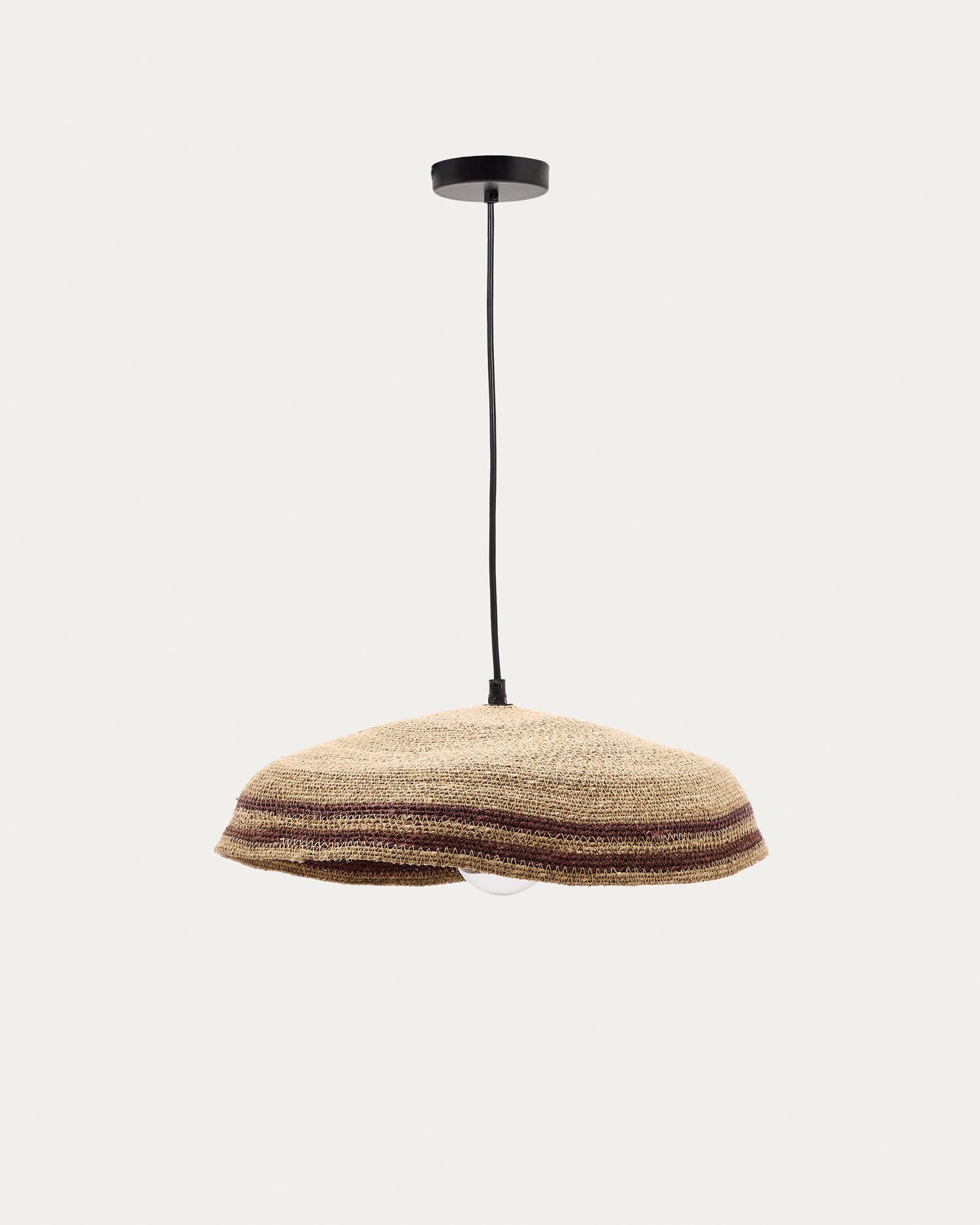 Die Vinyola Deckenlampe von Kave Home: Naturfasern, Massivholz, Ø 44 cm, naturfarben-schwarz, stilvoll und nachhaltig.