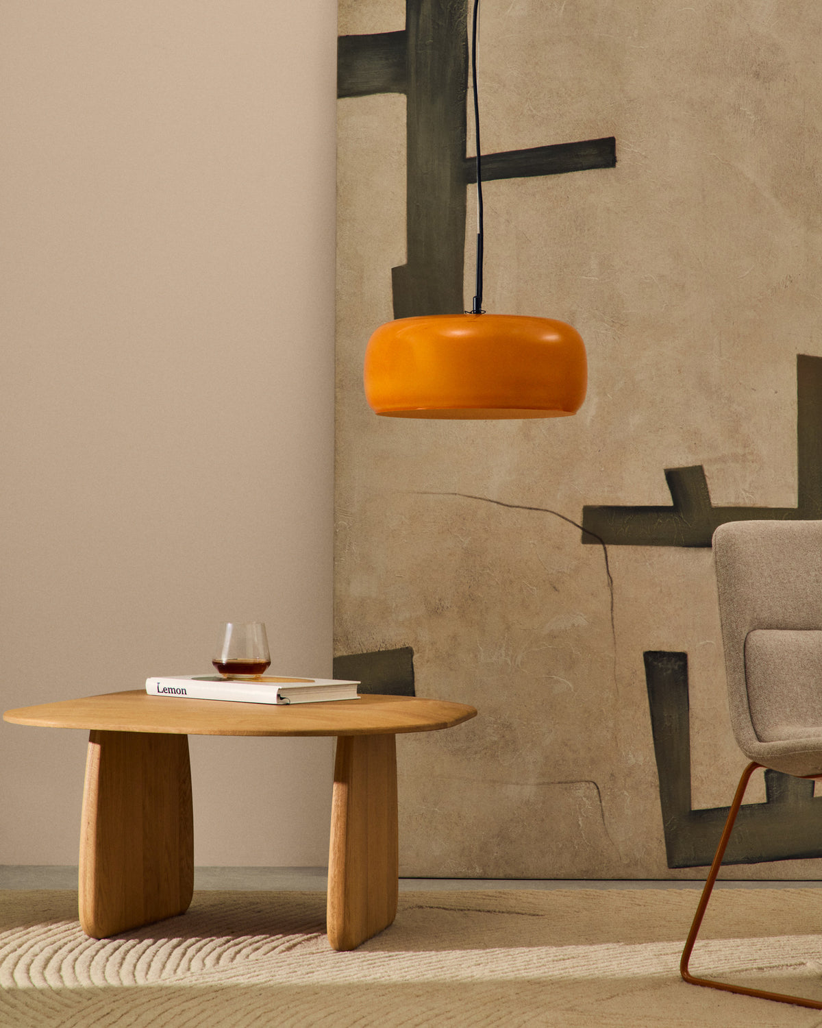 Deckenleuchte Reig aus orangefarbenem Glas Ø 38 cm in Orange präsentiert im Onlineshop von KAQTU Design AG. Pendelleuchte ist von Kave Home