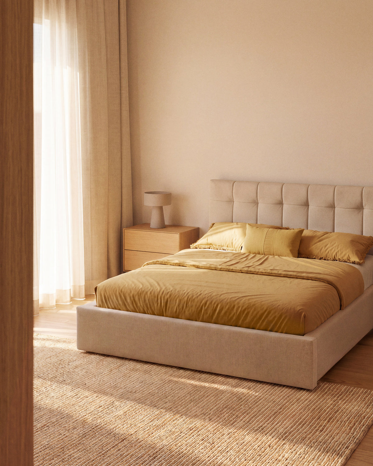 Algaida Tischlampe aus grauem Stoff in Beige präsentiert im Onlineshop von KAQTU Design AG. Tischleuchte ist von Kave Home