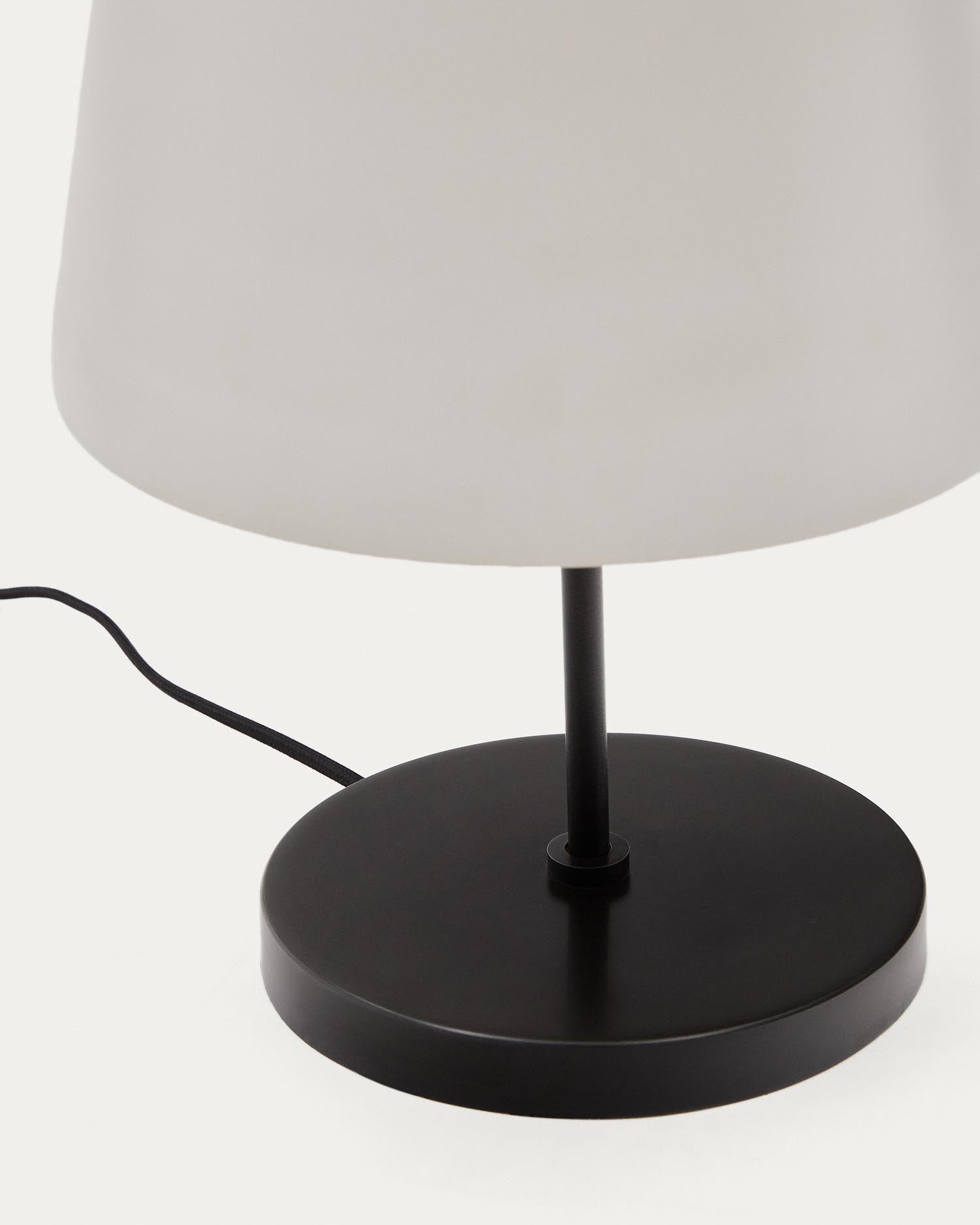 Tischleuchte Nefar von Kave Home: Zeitloses Design aus Milchglas und Zink, ideal für stimmungsvolle Beleuchtung in jedem Raum.