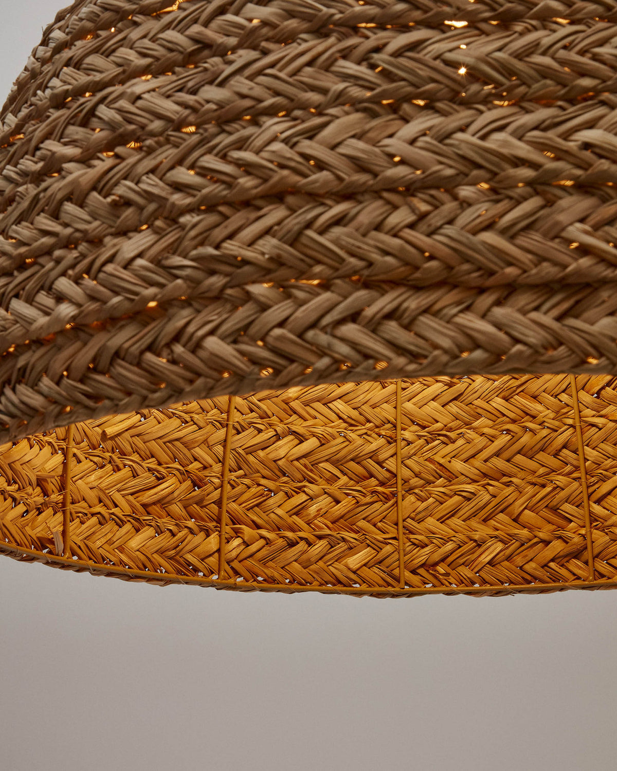 Fonteta Lampenschirm für Pendelleuchte aus Naturfasern mit natürlchem Finish Ø 60 cm in Natur präsentiert im Onlineshop von KAQTU Design AG. Lampenschirm ist von Kave Home