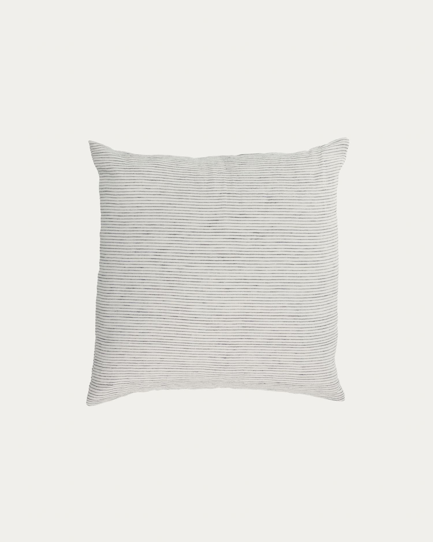 Marena Kissenbezug 100% Leinen weiss und schwarz gestreift 45 x 45 cm in Weiss, Schwarz präsentiert im Onlineshop von KAQTU Design AG. Deko Kissenbezug ist von Kave Home