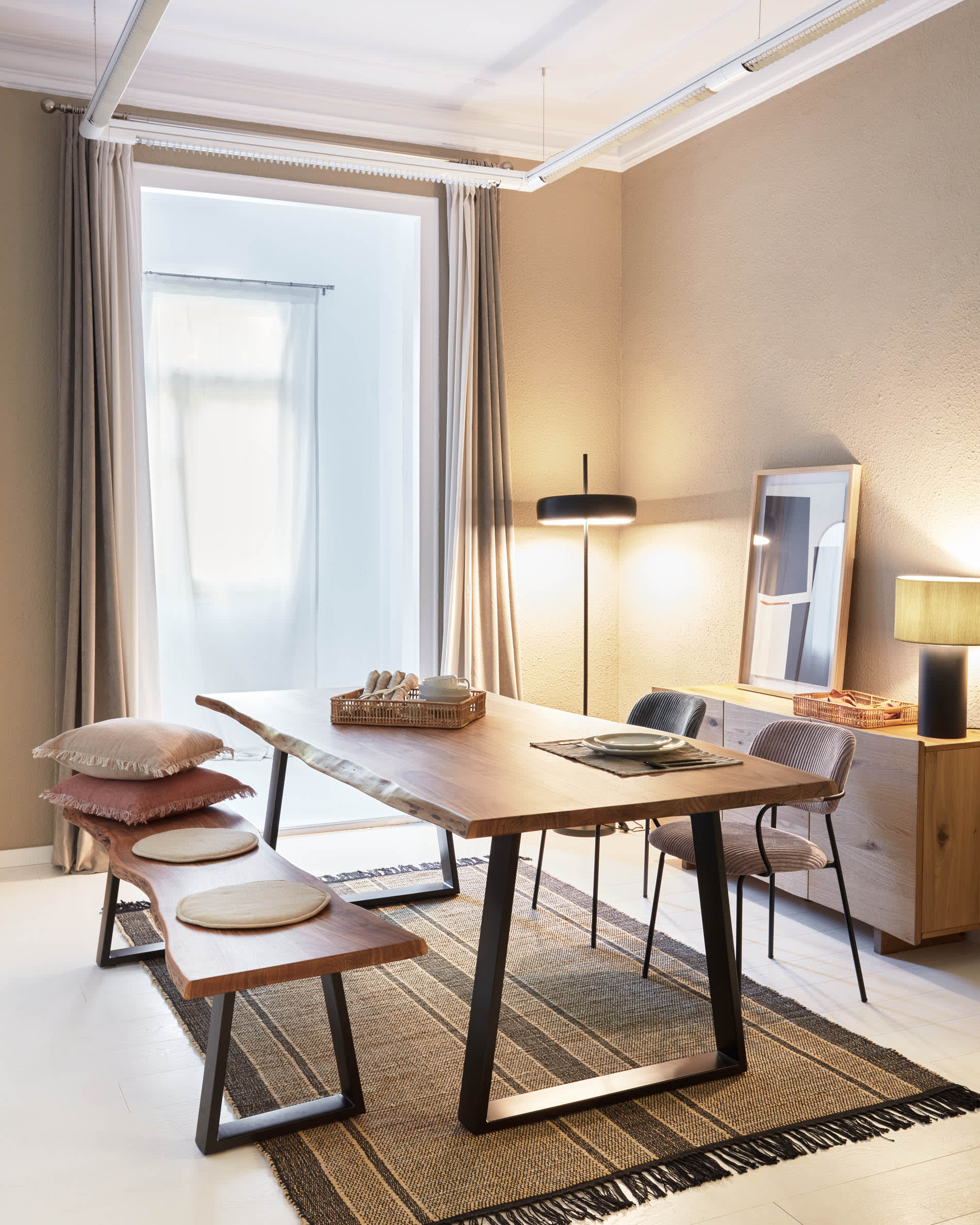 Eleganter Marja Vorhang aus Baumwolle und Leinen in Weiß, 140 x 270 cm. Perfekt für hohe Fenster und harmonische Raumgestaltung.