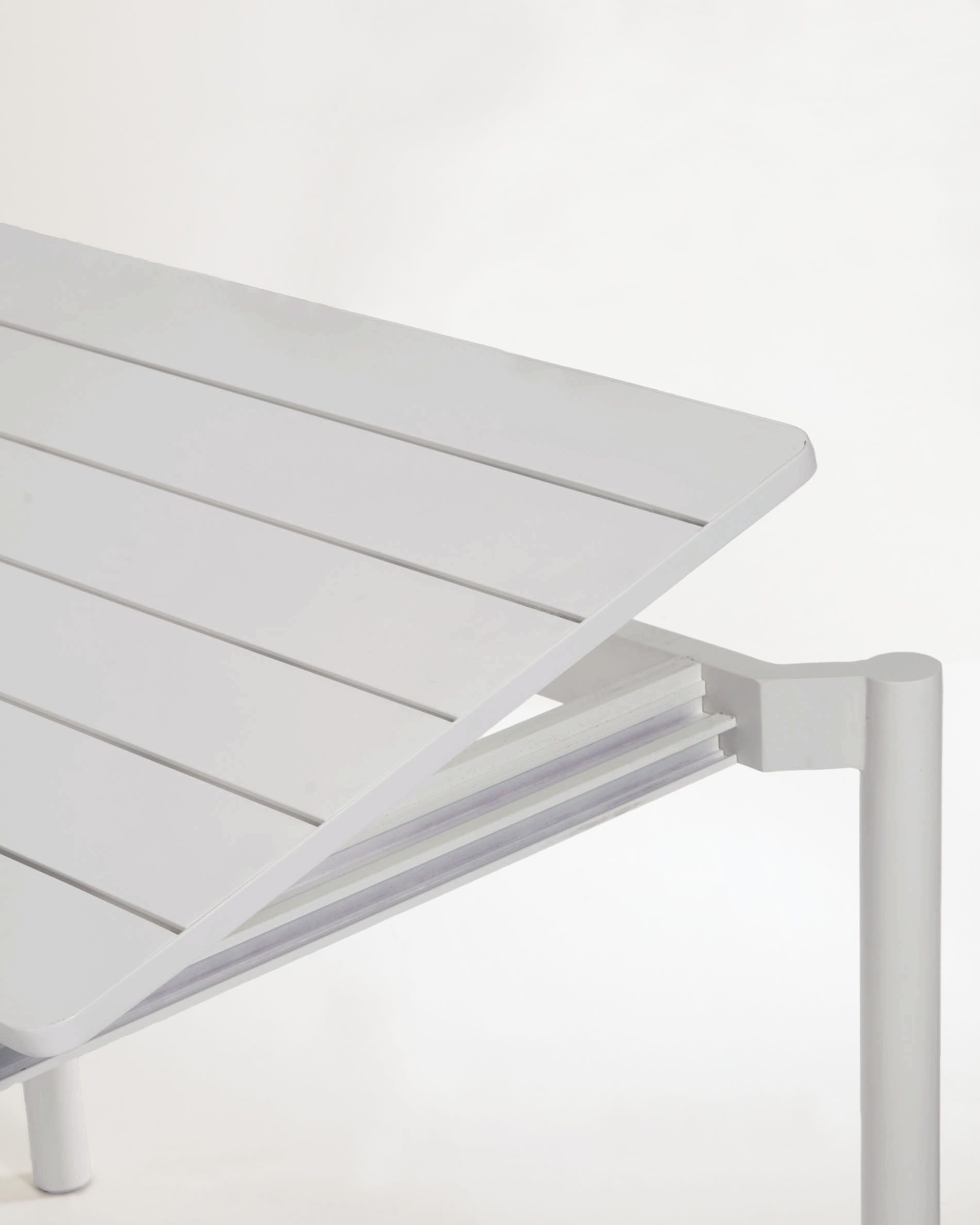 Moderner Zaltana Ausziehtisch aus langlebigem Aluminium mit warmem Finish, flexibel erweiterbar von 140 auf 200 cm – perfekt für jeden Außenbereich.