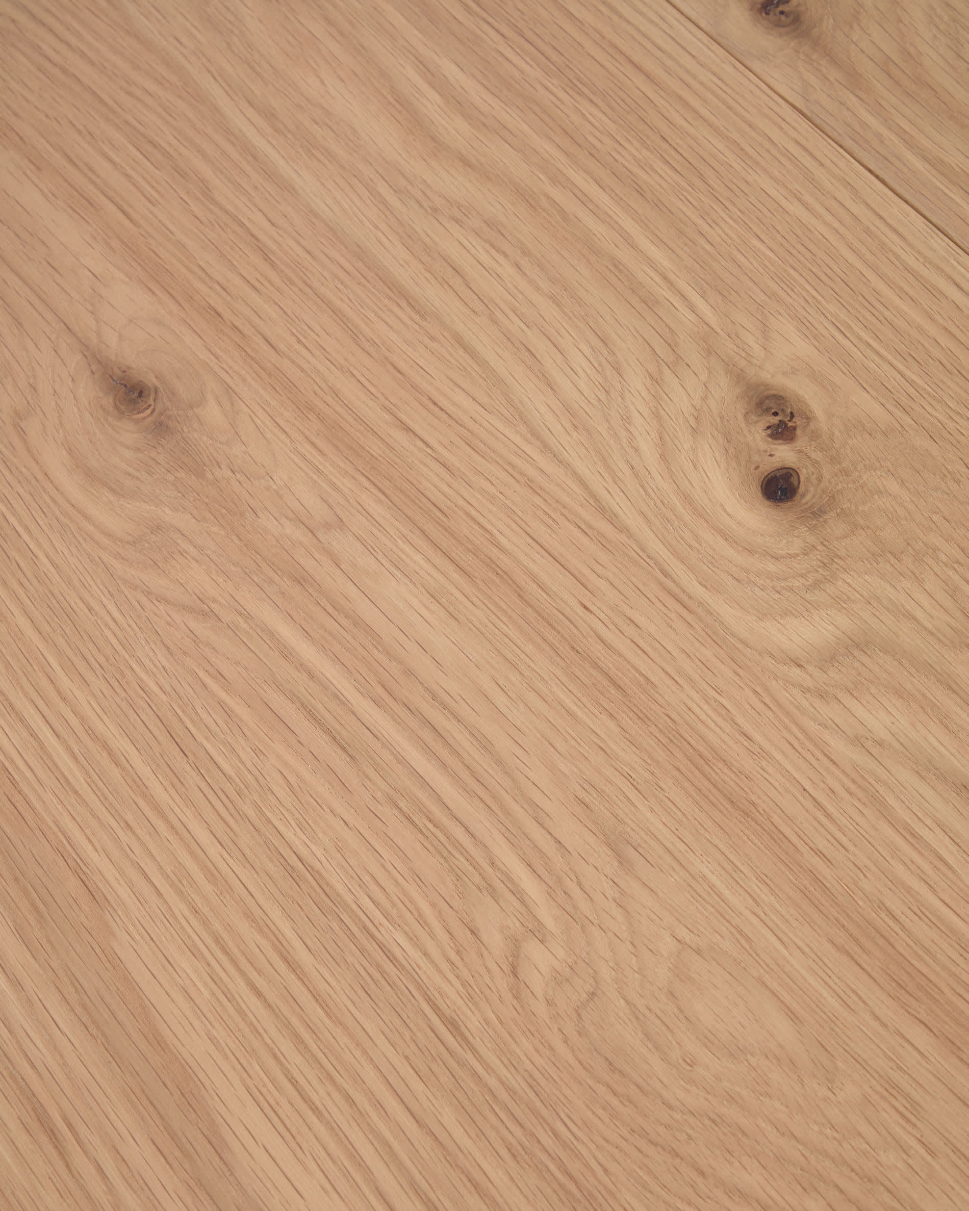 Eleganter runder Ausziehtisch Colleen von Kave Home, Ø120(170)x120 cm, aus edlem Eichenfurnier und stabilen Massivholzbeinen – ideal für gesellige Anlässe.