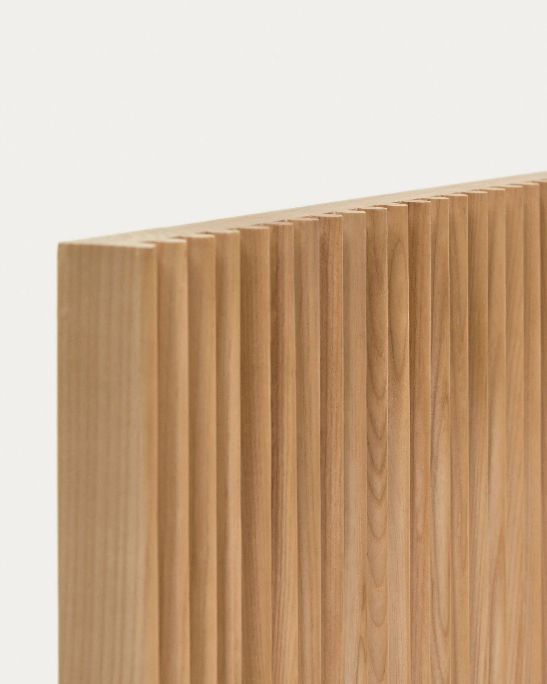 Beyla Kopfteil aus massiver Eiche, FSC 100%, für Betten bis 160 cm. Stilvolles Design, langlebig und nachhaltig für Ihr Schlafzimmer.