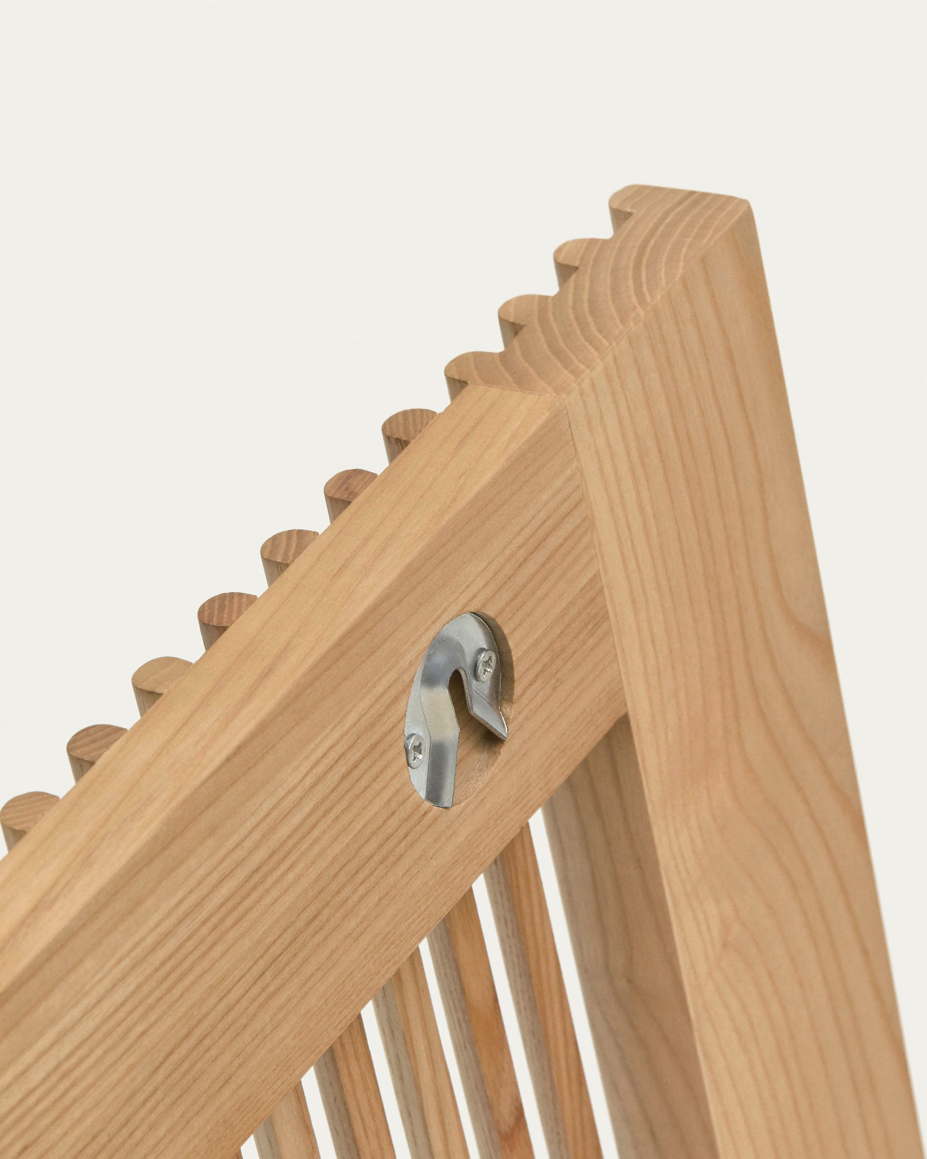 Entdecken Sie das Beyla Kopfteil aus hochwertigem Eichenholz, FSC 100%, für Betten bis 160 cm. Elegantes Design, robust und umweltfreundlich für Ihr Schlafzimmer.