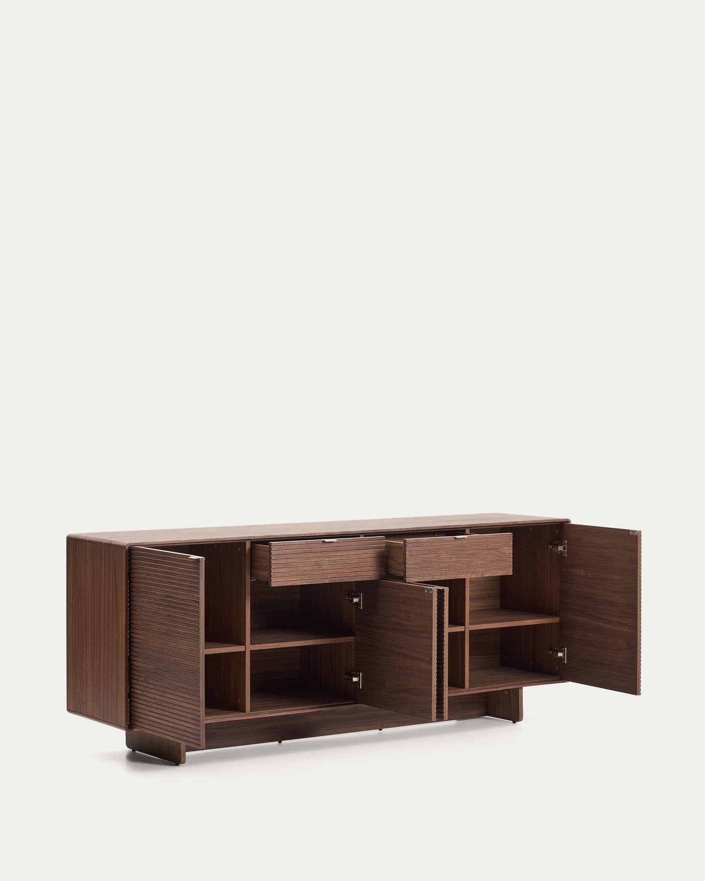 Highboard Norlen mit 4 Türen und 2 Schubläden in Nussbaumfurnier FSC Mix Credit 194,5 x 78 cm in Dunkelbraun präsentiert im Onlineshop von KAQTU Design AG. Sideboard ist von Kave Home