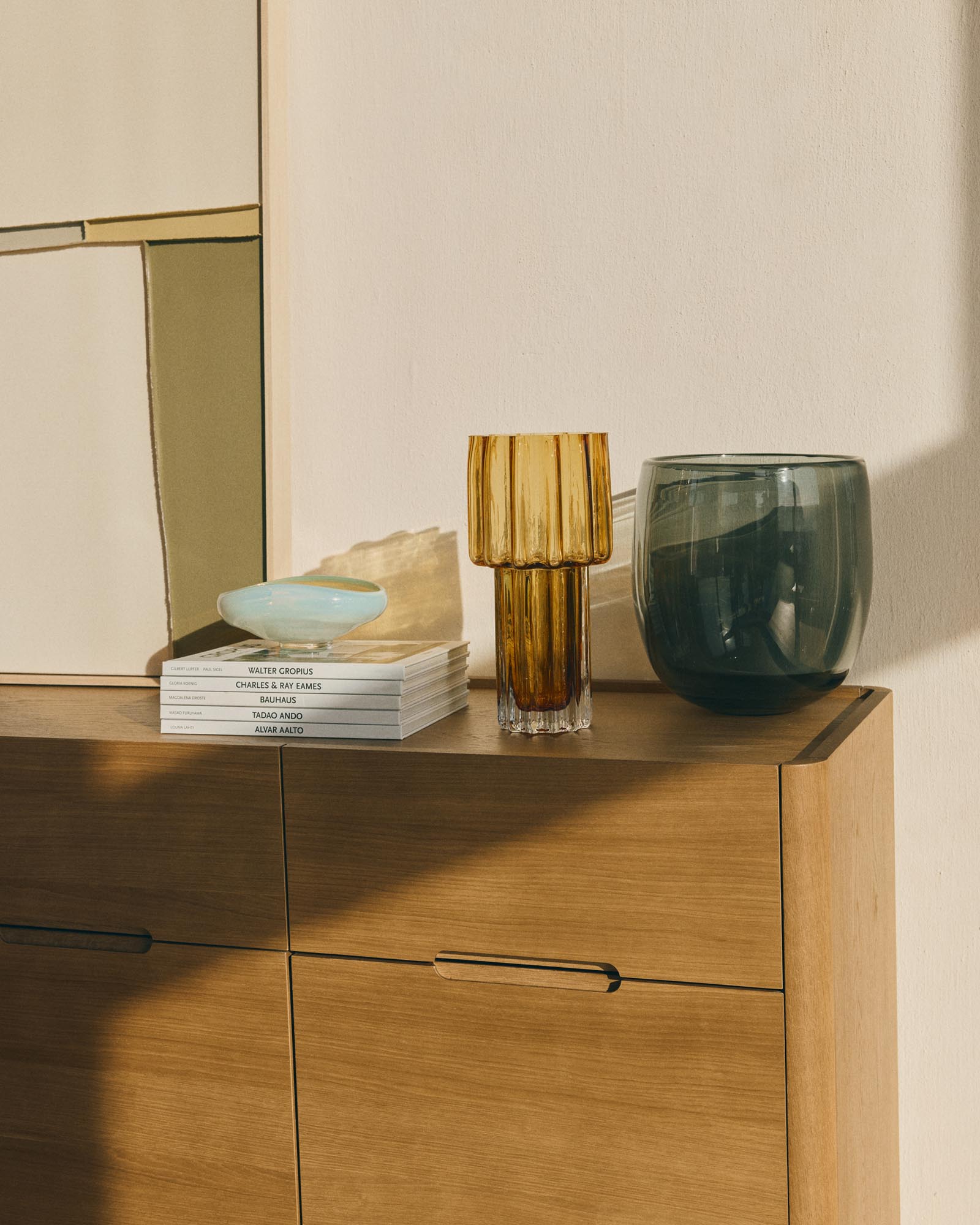 Elegantes Sideboard Arelida aus hochwertigem Eichenholz und Furnier, hellbraun, 200 x 80 cm, ideal für stilvolle Wohnräume.