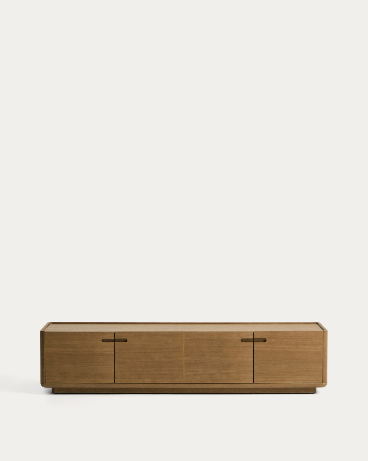 TV-Möbel Arelida aus Furnier und massivem Eichenholz mit hellbraunem Finish 200 x 44 cm FSC Mix Credit in Braun präsentiert im Onlineshop von KAQTU Design AG. TV-Möbel ist von Kave Home