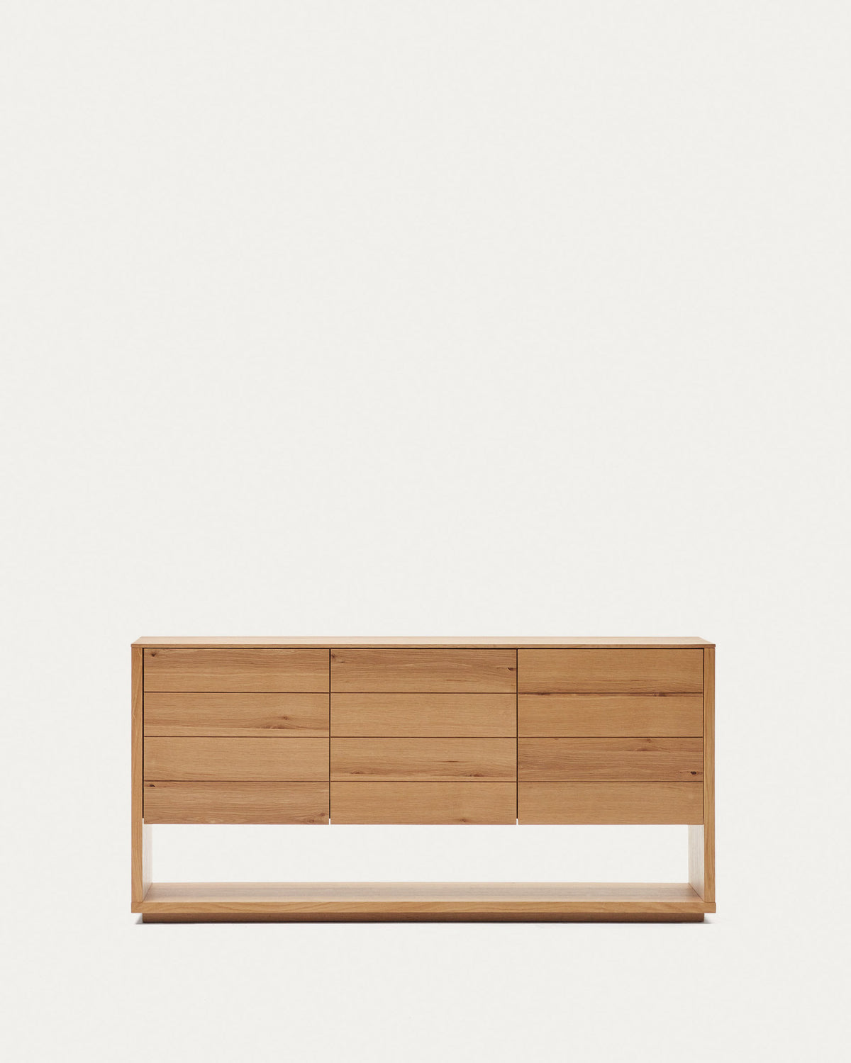 Alguema Sideboard 3 Türen mit Eichenfurnier und natürlichem Finish 151 x 73 cm in Natur präsentiert im Onlineshop von KAQTU Design AG. Sideboard ist von Kave Home