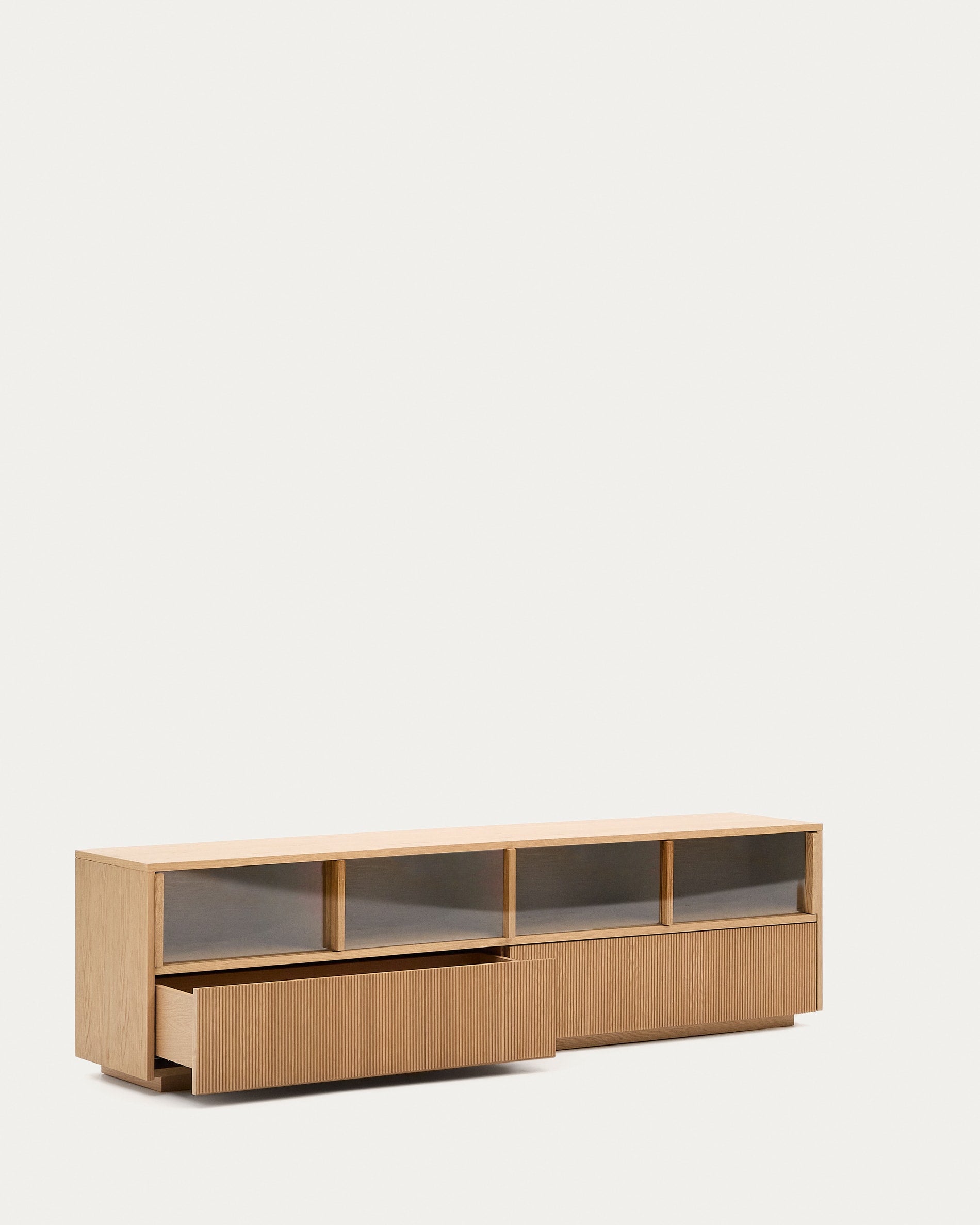 Elegantes Sideboard aus Eichenfurnier und Glas, mit 4 Türen, 2 Schubladen, FSC-zertifiziert, 200x54 cm, von Kave Home, modern und funktional.
