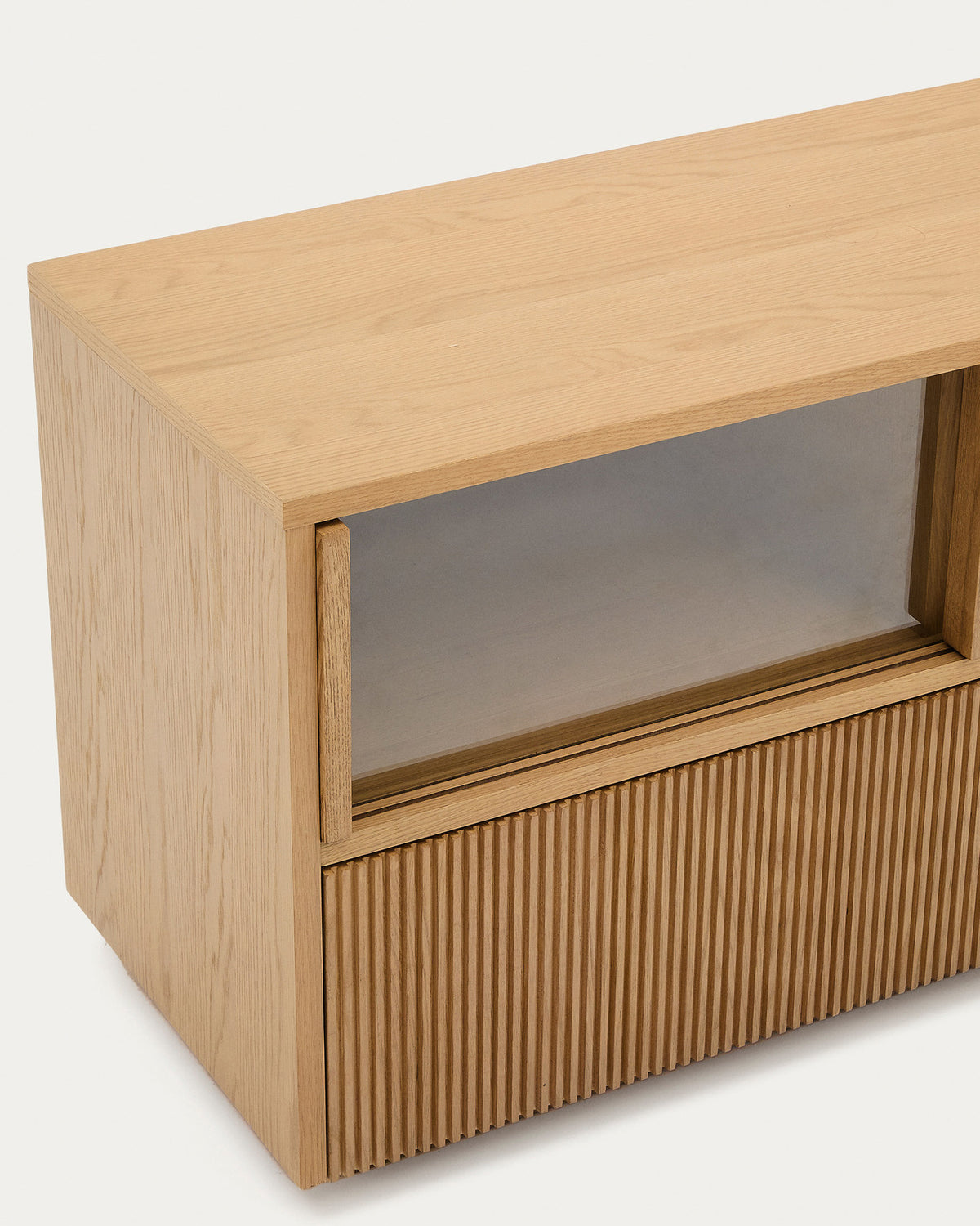 Helvine TV-Möbel 4 Türen 2 Schubladen Eichenfurnier gehärtetes Glas 200 x 54 cm FSC 100% in Natur präsentiert im Onlineshop von KAQTU Design AG. Sideboard ist von Kave Home