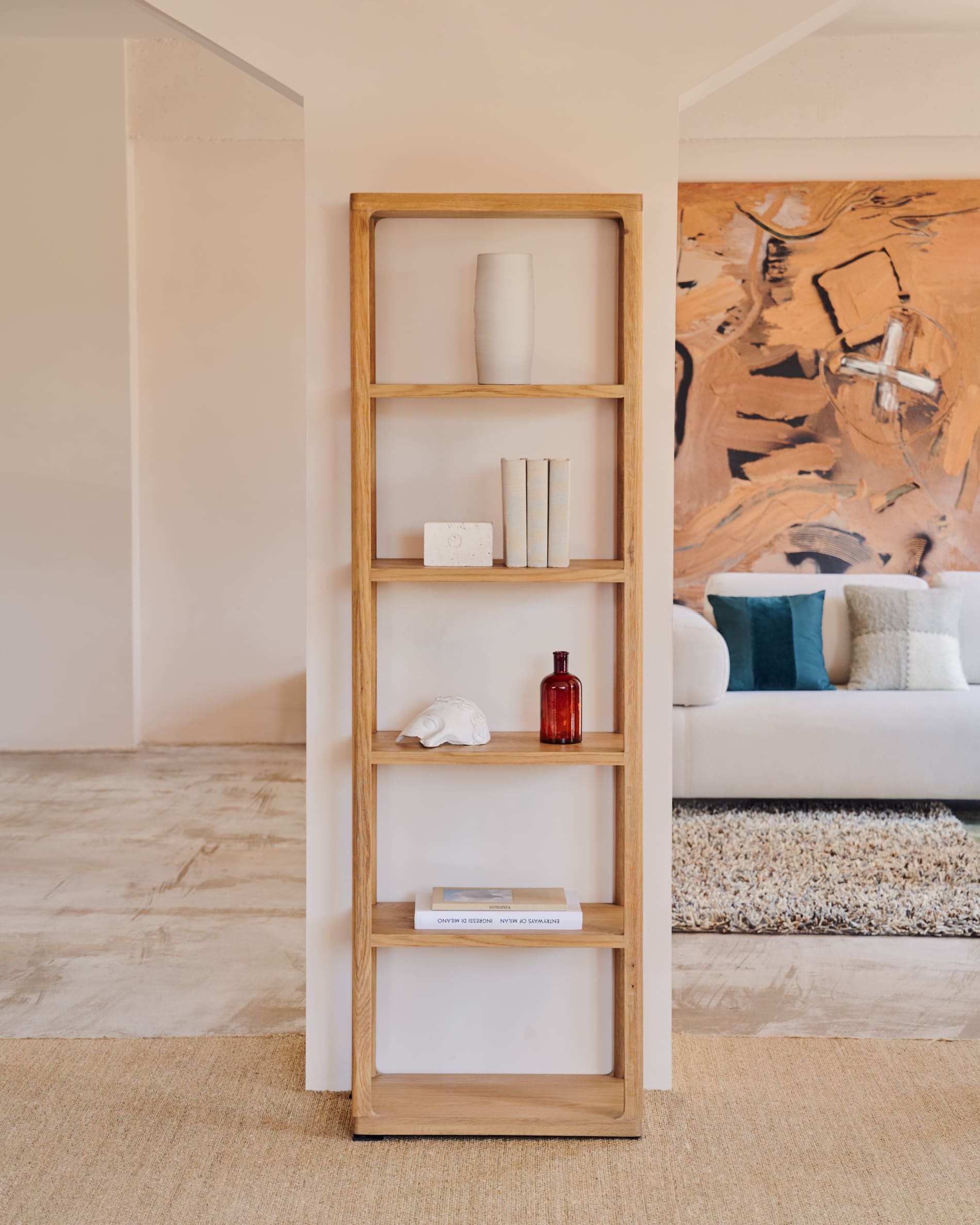 Stilvolles Maymai Regal aus Eichenholz, 60x193 cm, von Kave Home. Ideal für moderne und elegante Einrichtung.